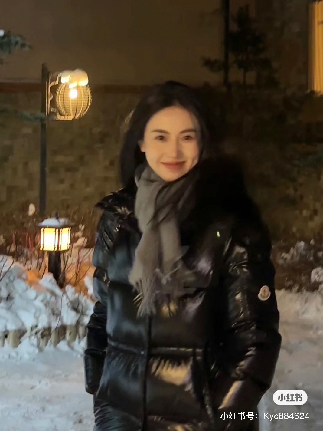 Moncler Down Jacket White Duck Down Hooded M-l