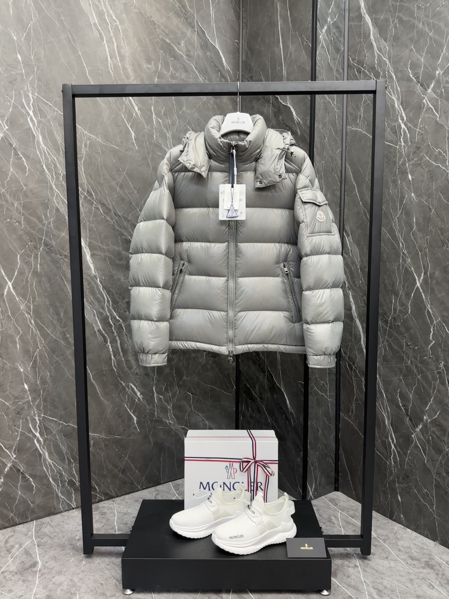 Moncler Male Down Jacket Goose Down Gray Couple Style S-m-l