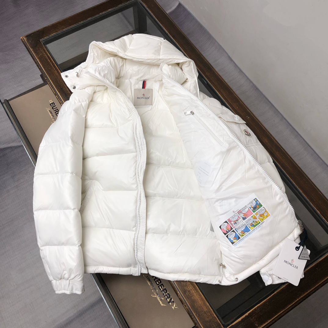 Moncler Female Down Jacket White M-l