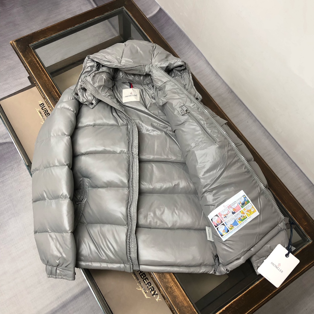 Moncler Female Down Jacket White M-l