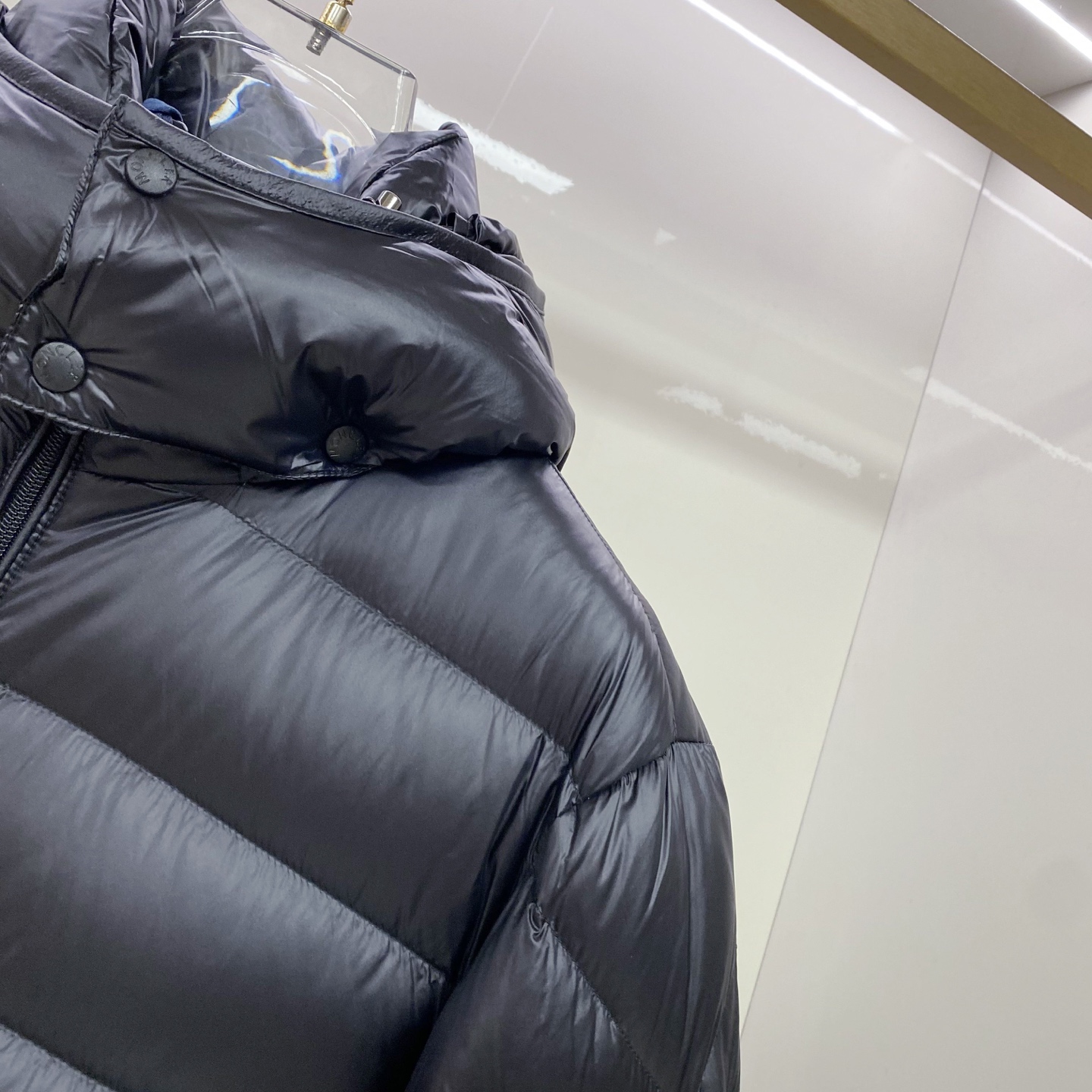 Moncler Down Jacket White Duck Down Black Hooded M-l