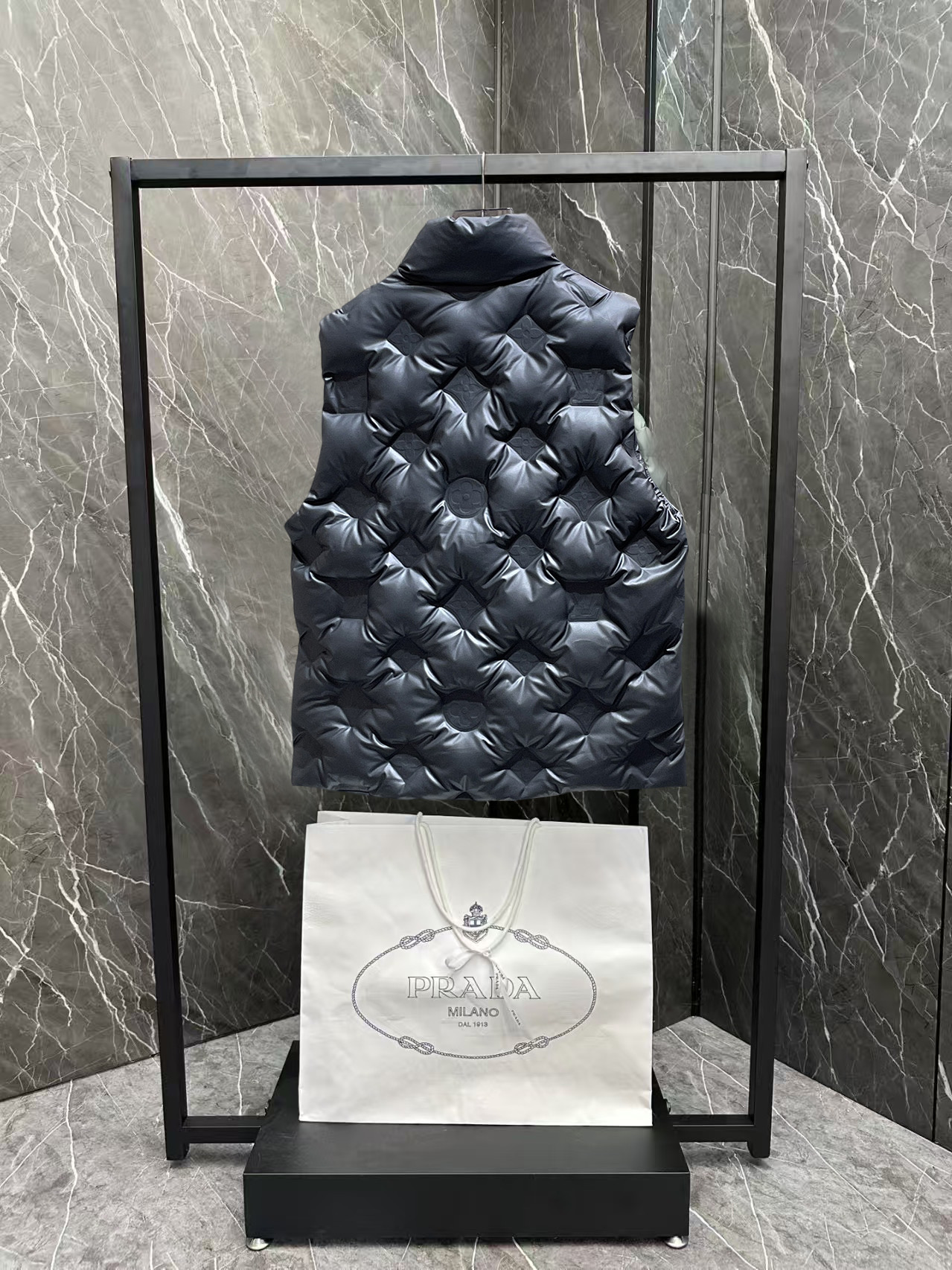 Prada Down Vest White Duck Down L