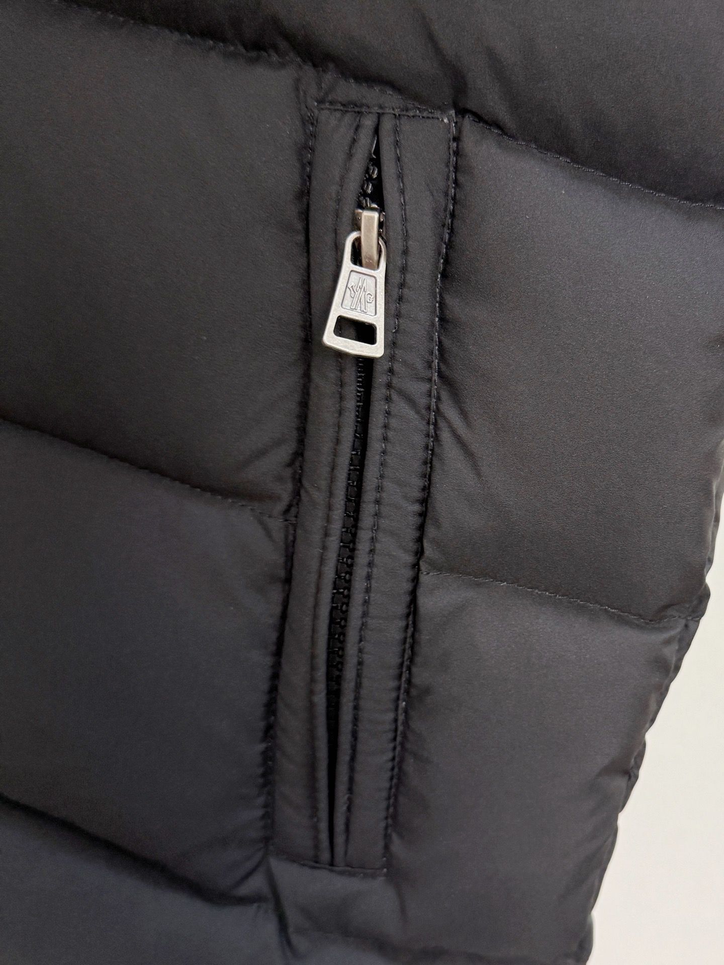 Moncler Vest Goose Down Hooded M-l