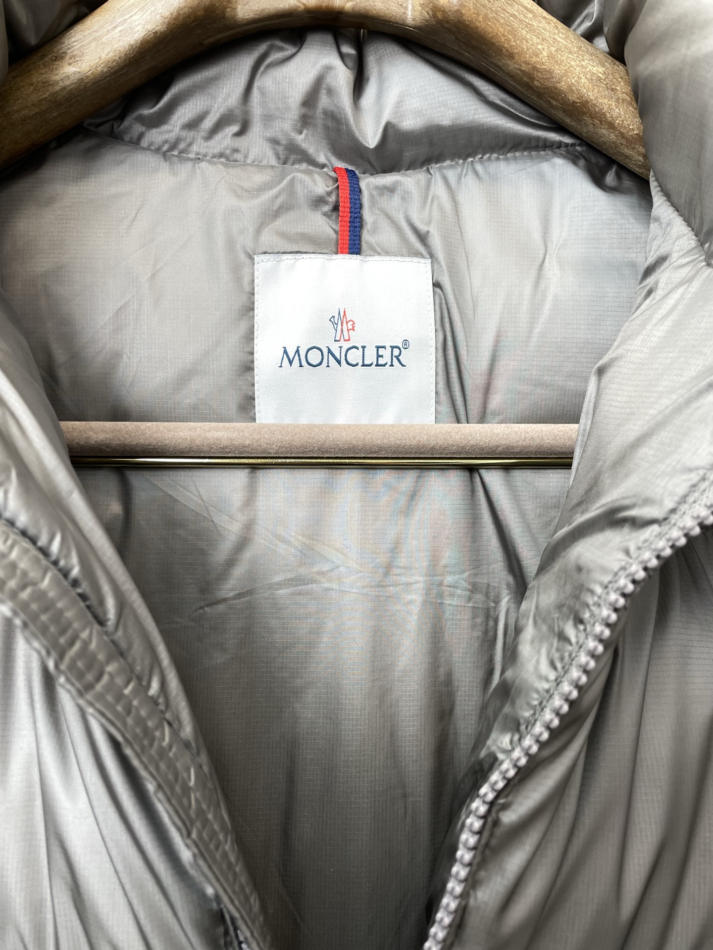 Moncler Down Jacket M-l-xl