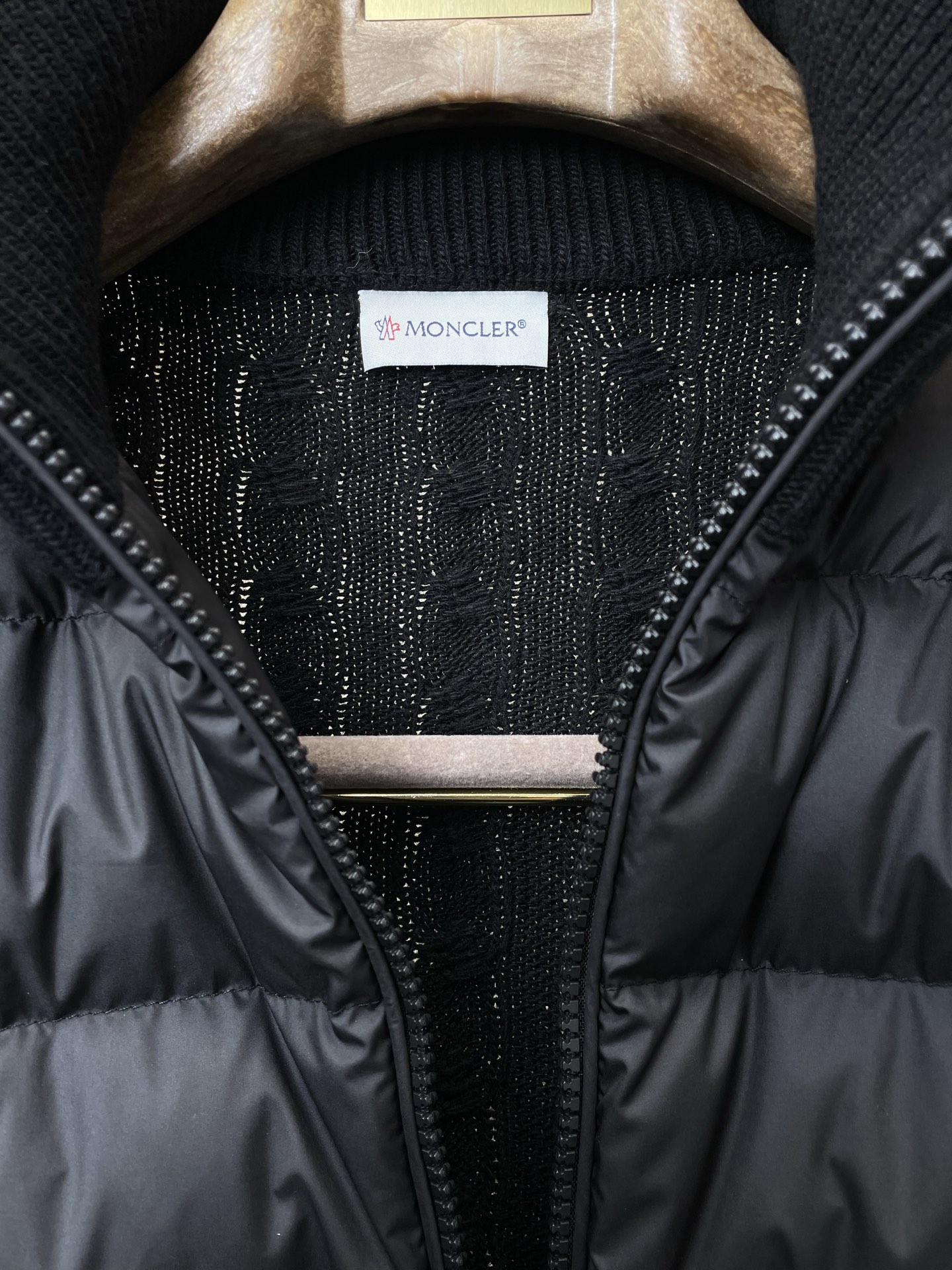 Moncler Down Jacket M-l