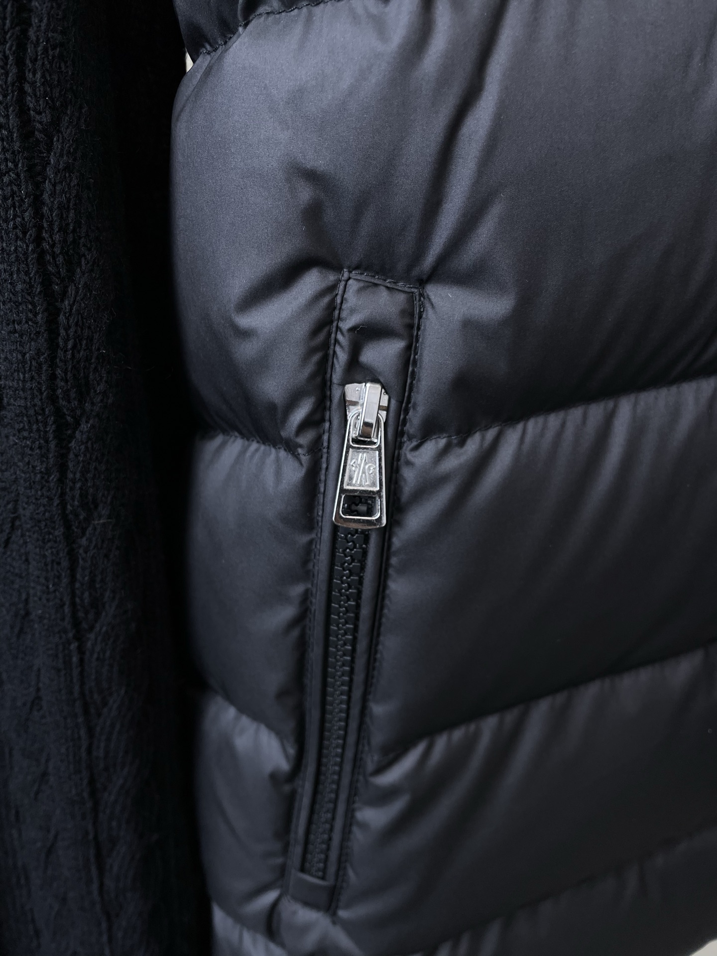 Moncler Down Jacket M-l