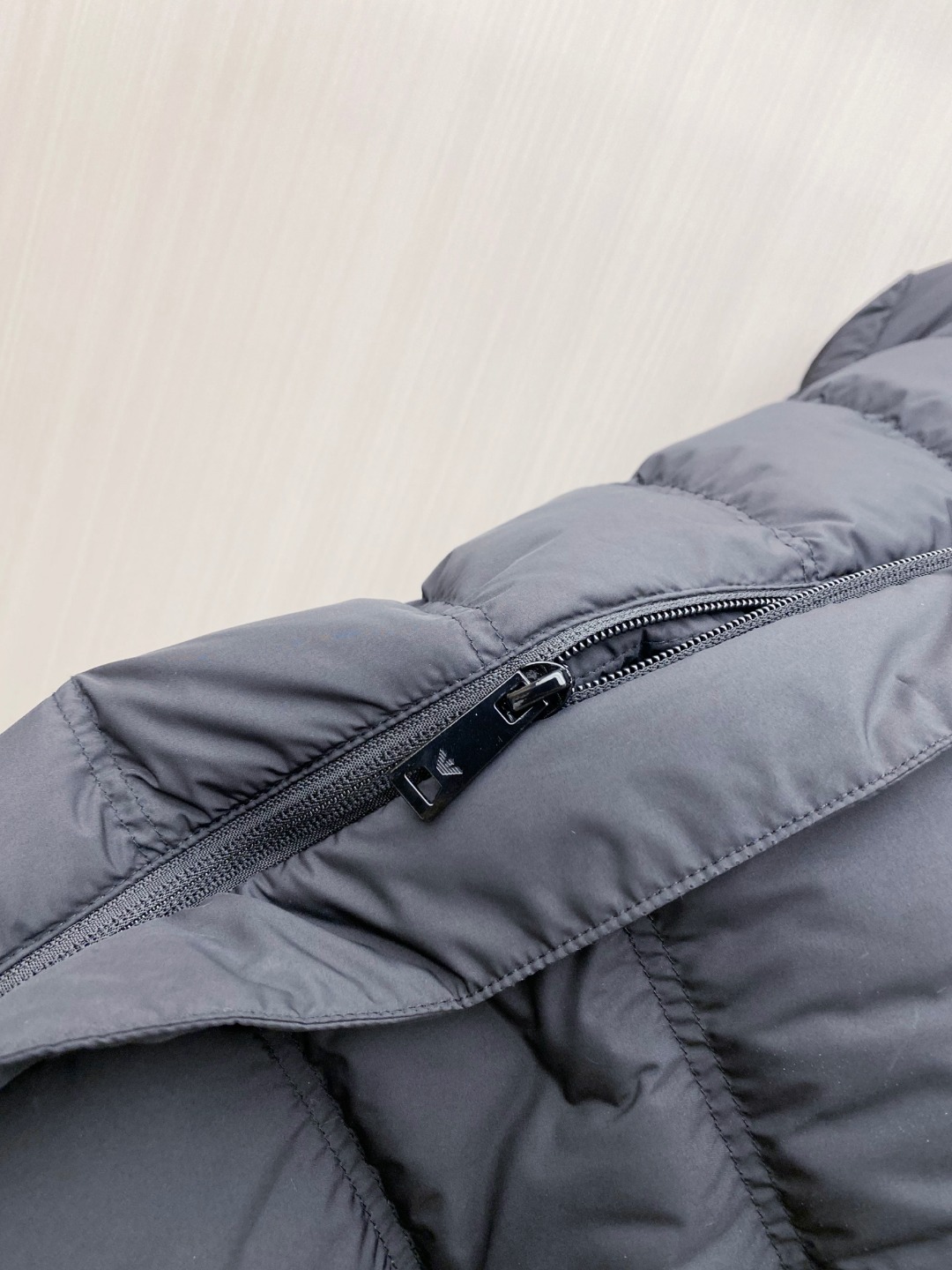 Armani Down Jacket White Duck Down M-56