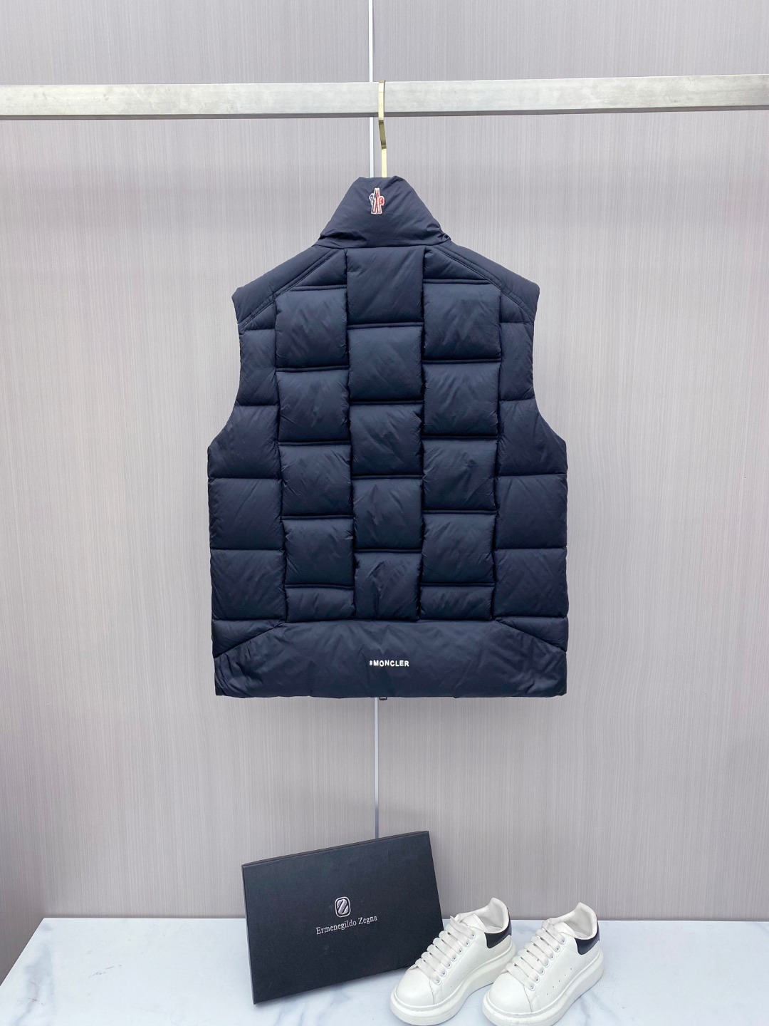Moncler Down Vest White Duck Down Black M-l