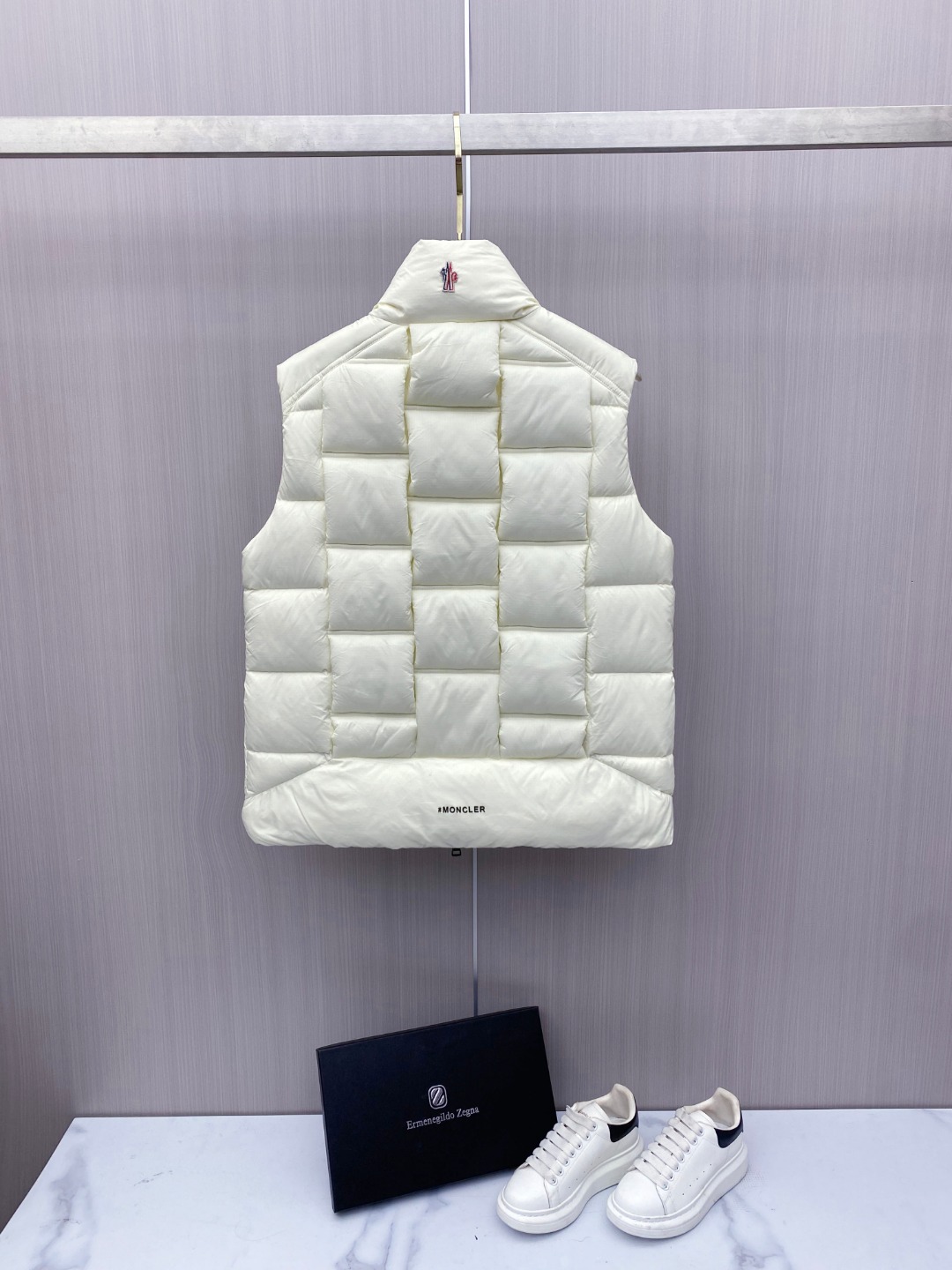 Moncler Down Vest White Duck Down Black M-l