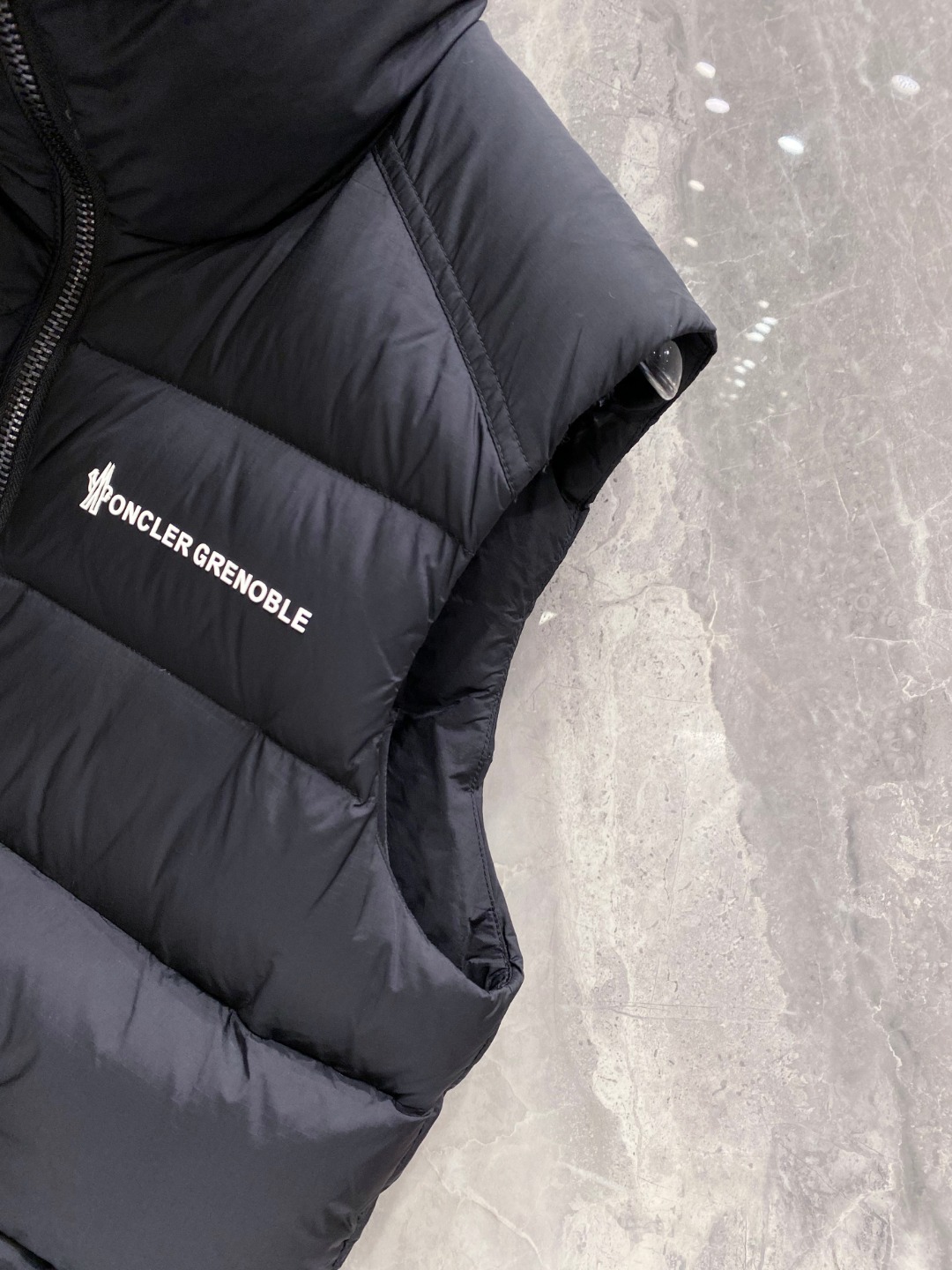 Moncler Down Vest White Duck Down Black M-l