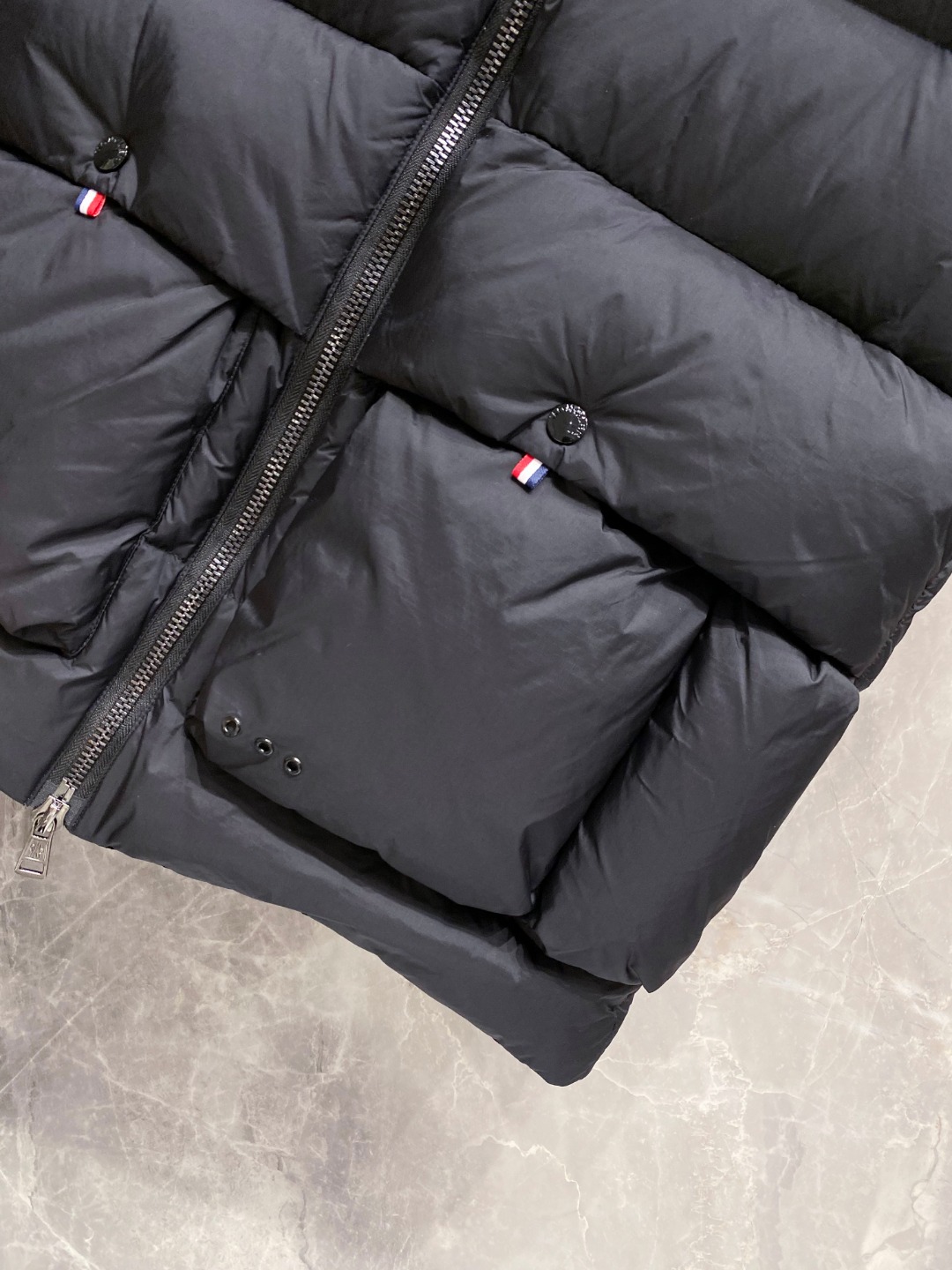 Moncler Down Vest White Duck Down Black M-l
