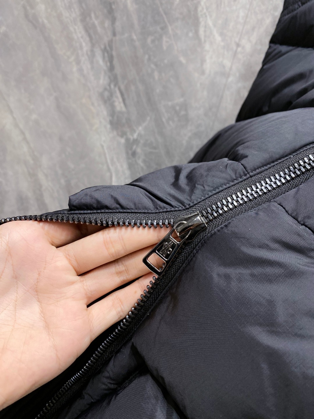 Moncler Down Vest White Duck Down Black M-l