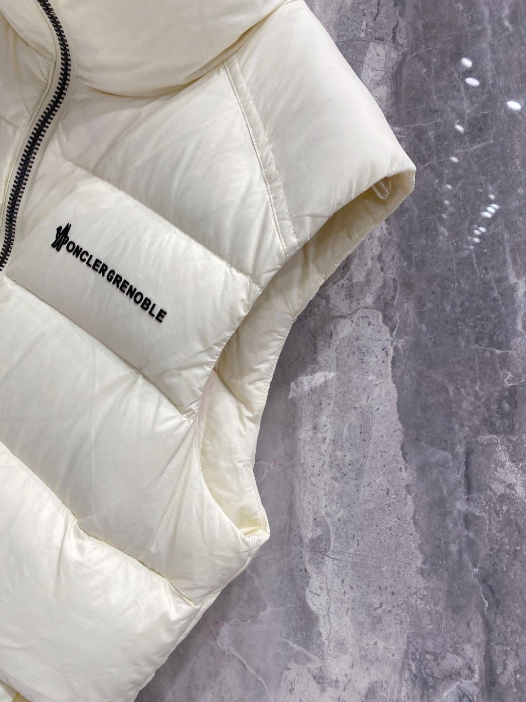 Moncler Down Vest White Duck Down Black M-l