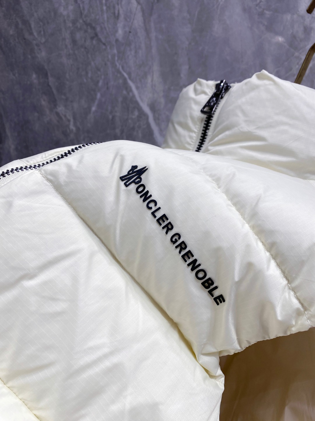 Moncler Down Vest White Duck Down Black M-l