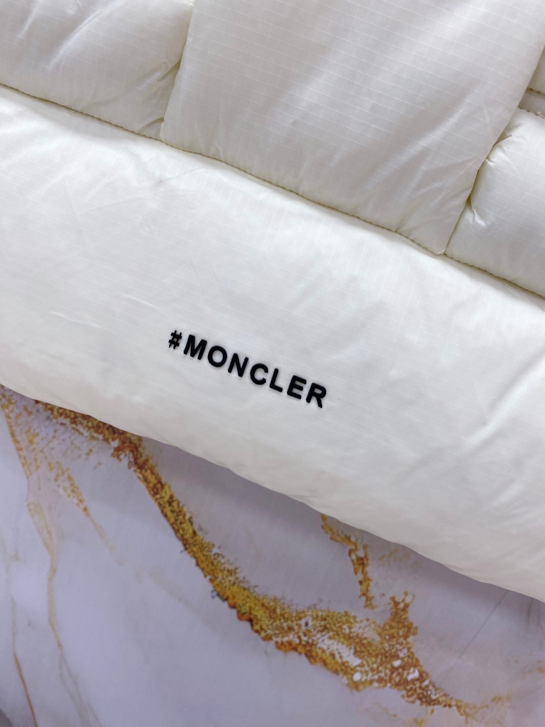 Moncler Down Vest White Duck Down Black M-l