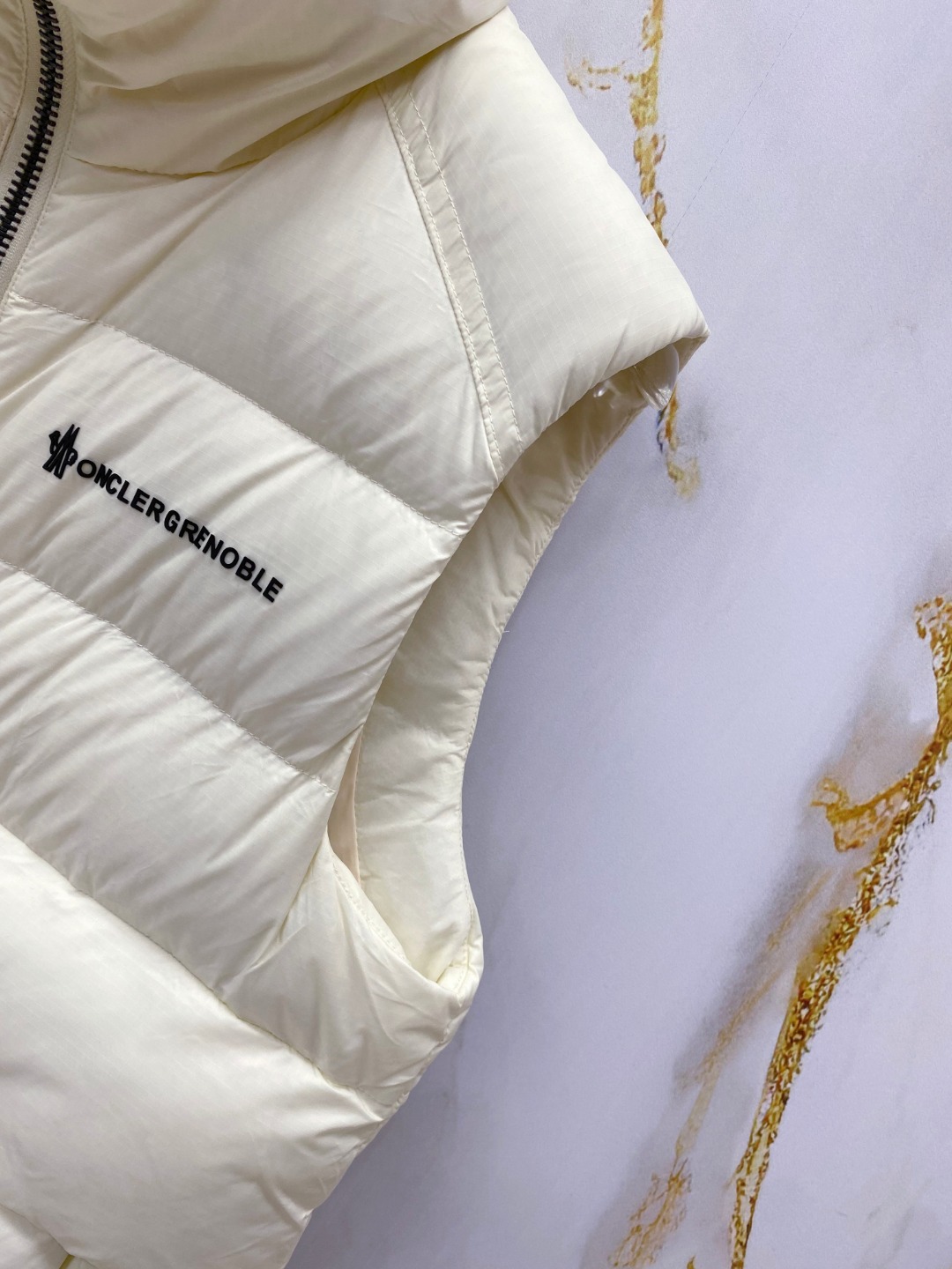 Moncler Down Vest White Duck Down Black M-l