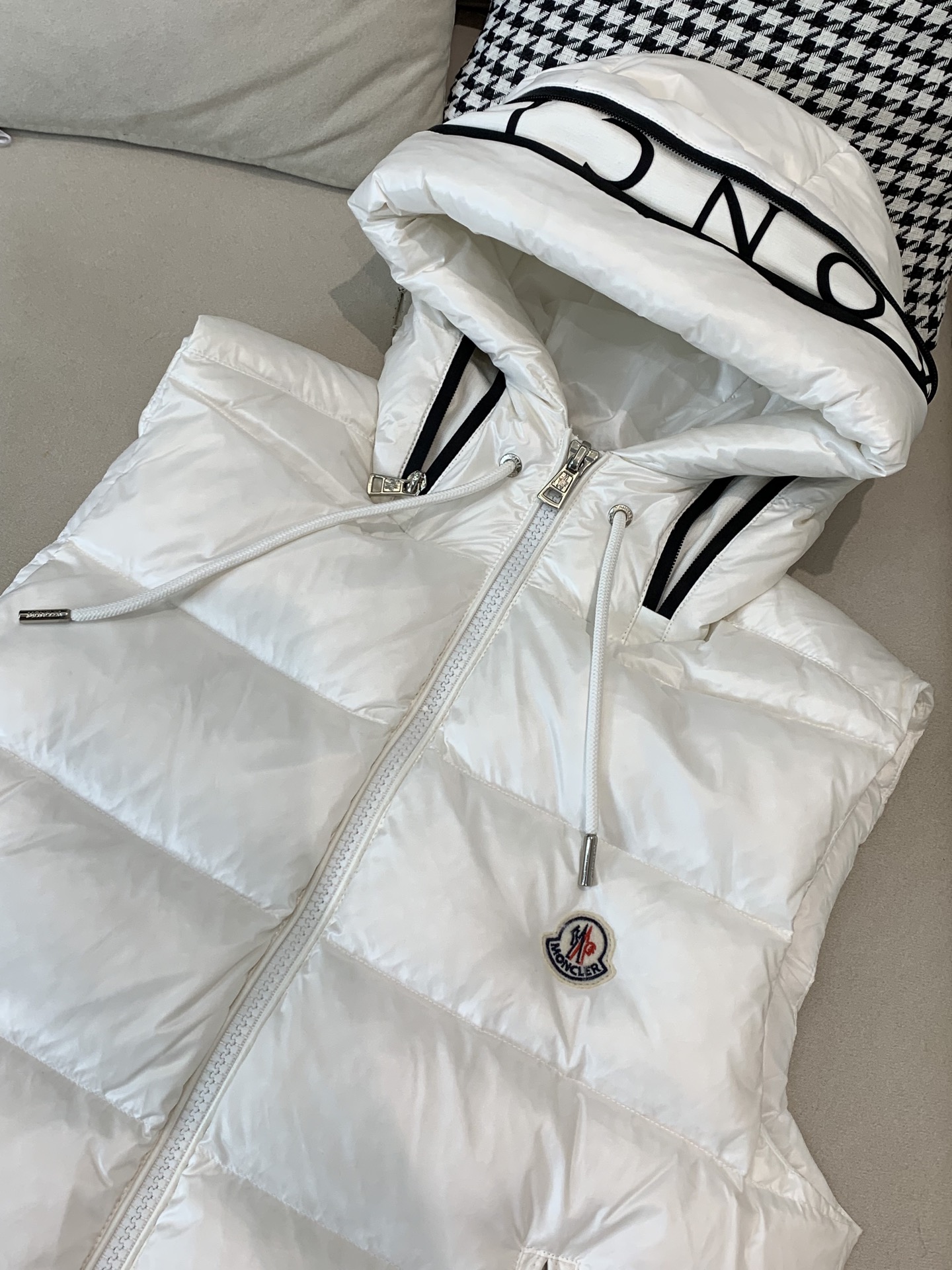 Moncler Down Vest Black Hooded M-l