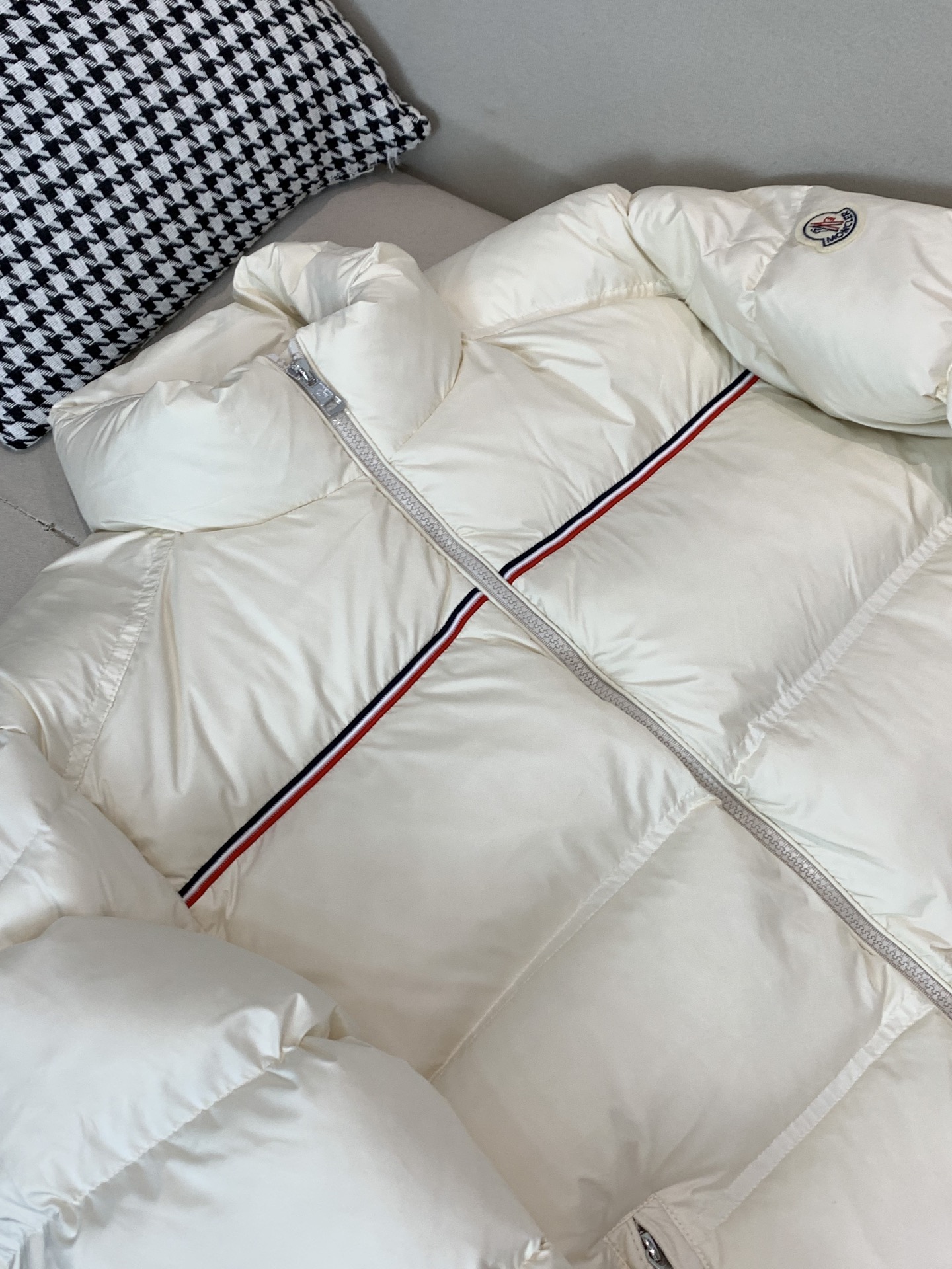Moncler Male Down Jacket White Duck Down Black Hooded S-m-l