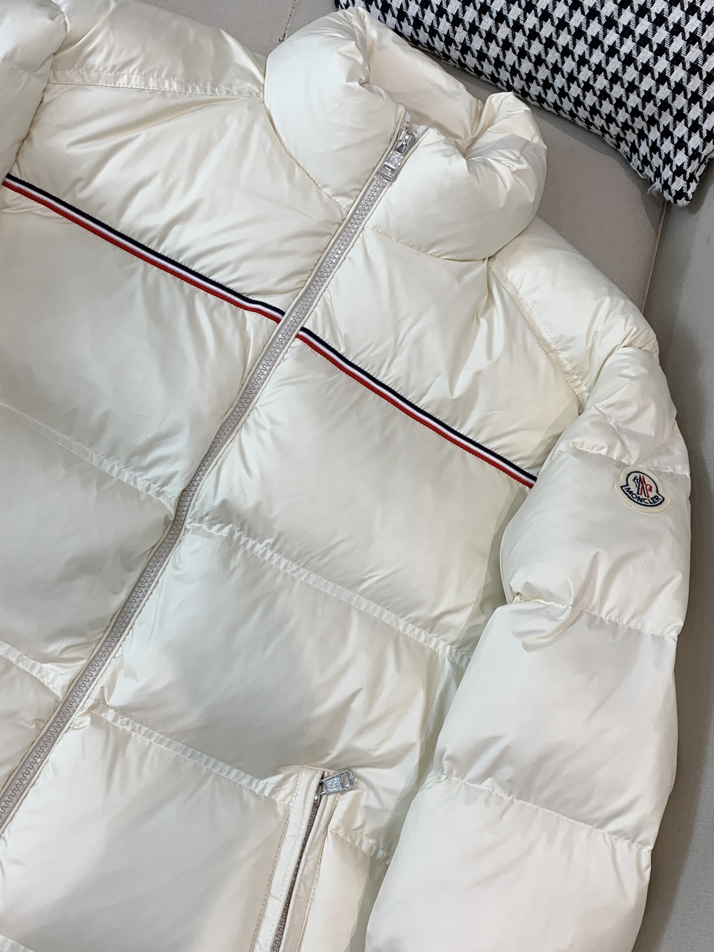 Moncler Male Down Jacket White Duck Down Black Hooded S-m-l