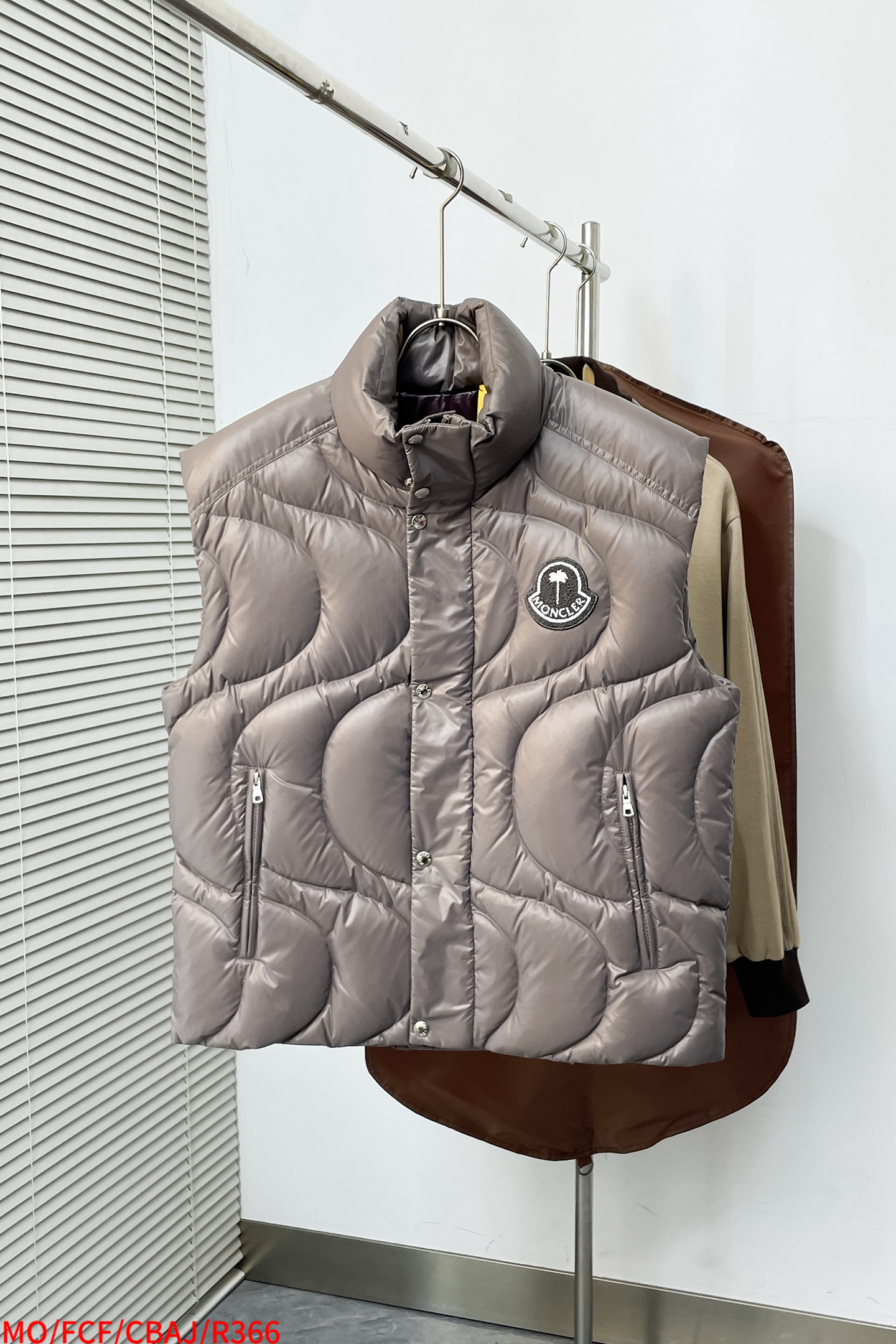 Moncler Male Basic Clothing White Duck Down Black Slim Fit M-l-xl