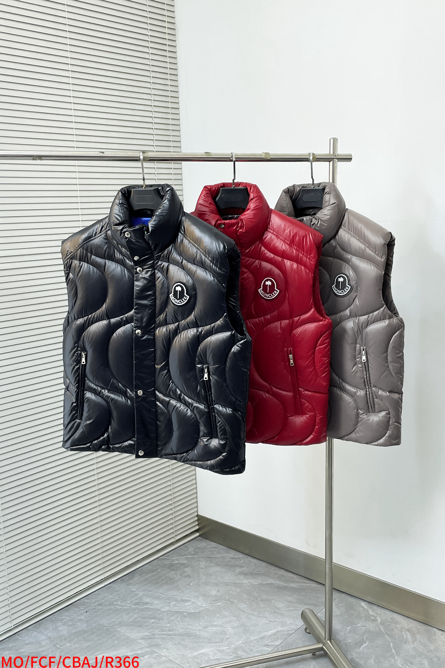 Moncler Male Basic Clothing White Duck Down Black Slim Fit M-l-xl