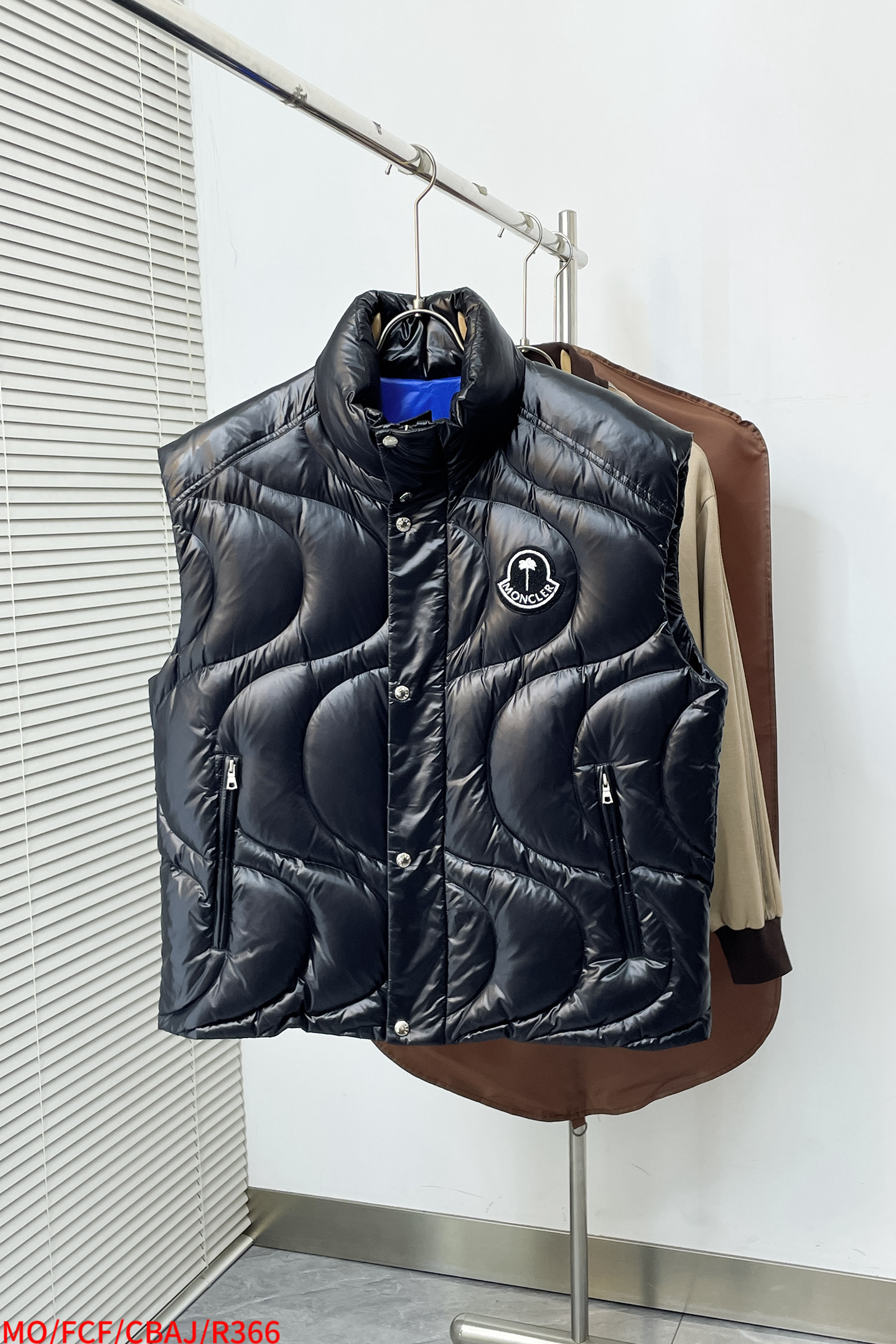 Moncler Male Basic Clothing White Duck Down Black Slim Fit M-l-xl