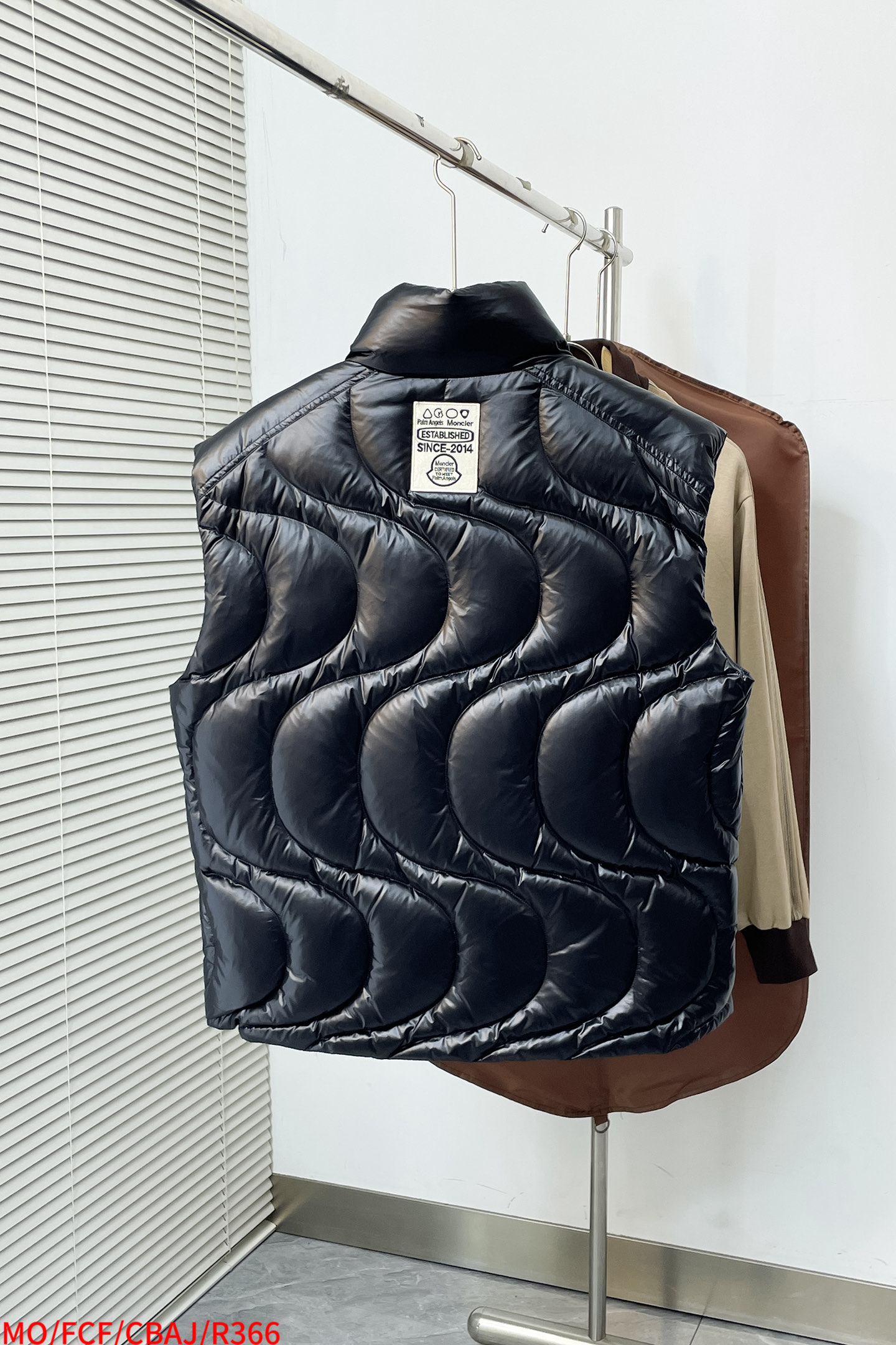 Moncler Male Basic Clothing White Duck Down Black Slim Fit M-l-xl