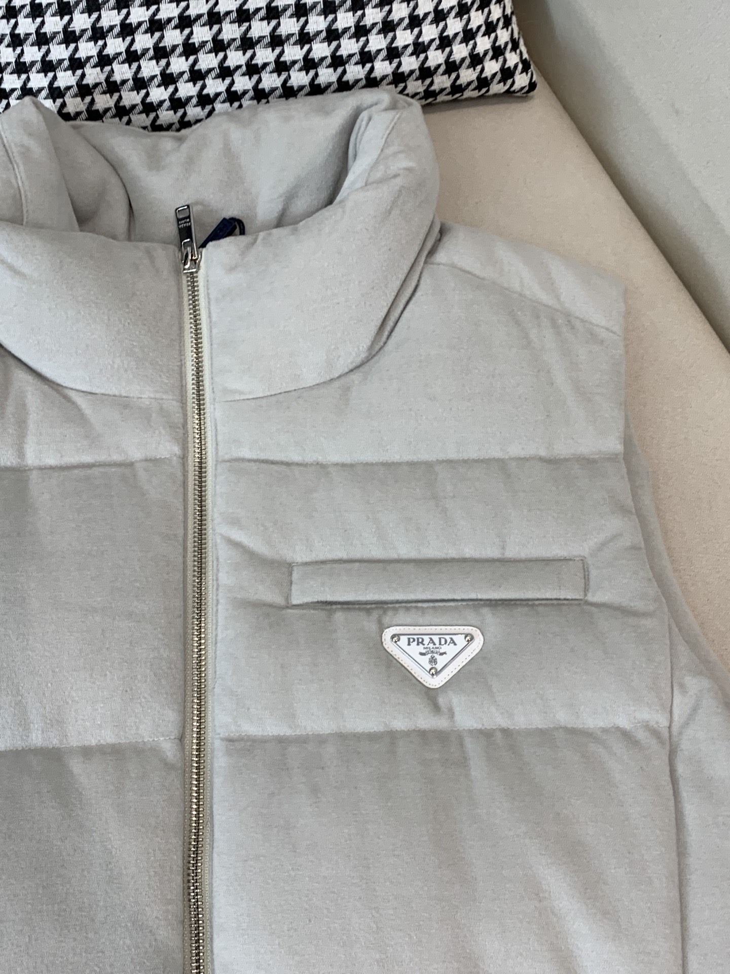 Prada Down Vest White Duck Down Black