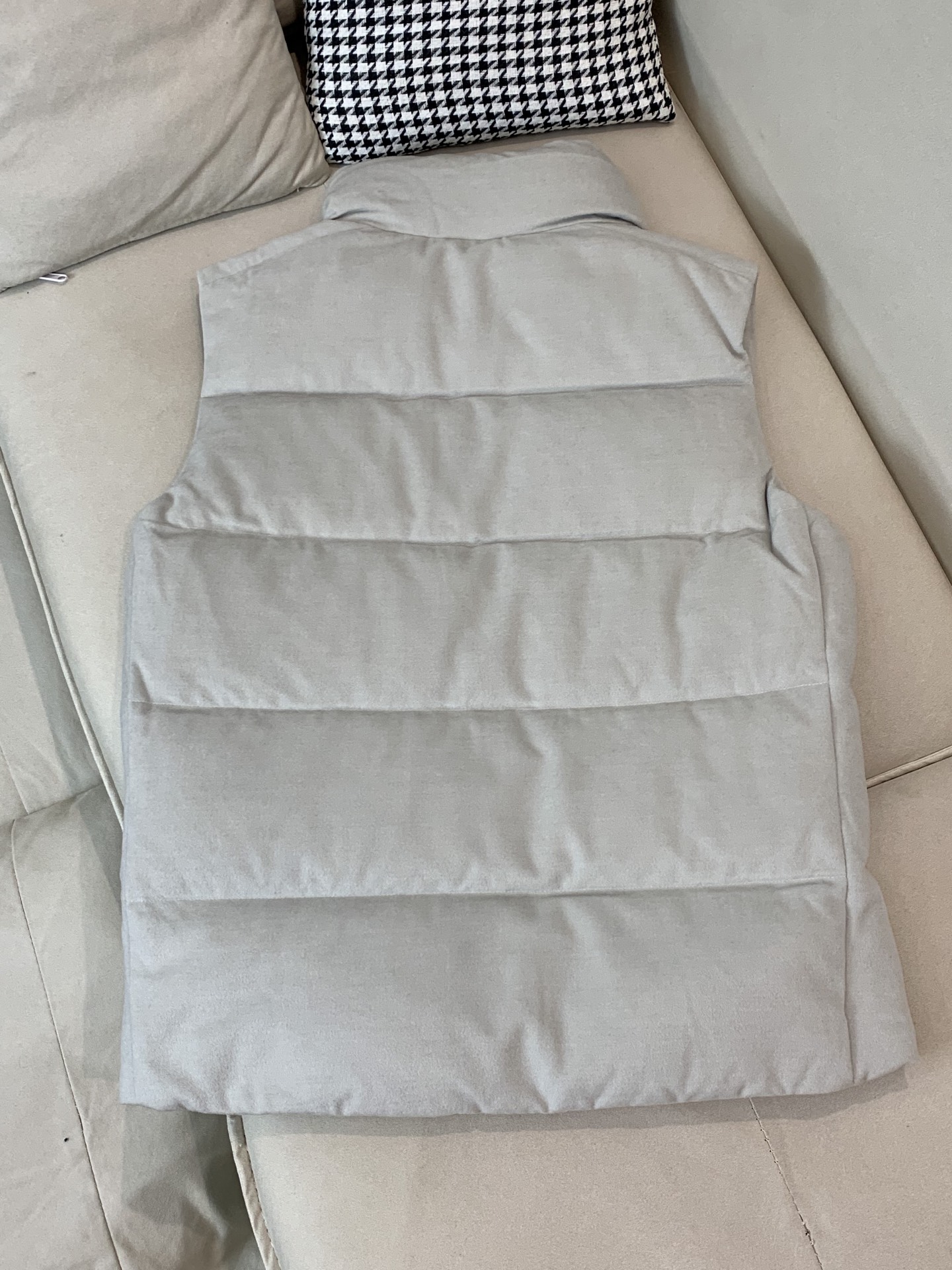 Prada Down Vest White Duck Down Black