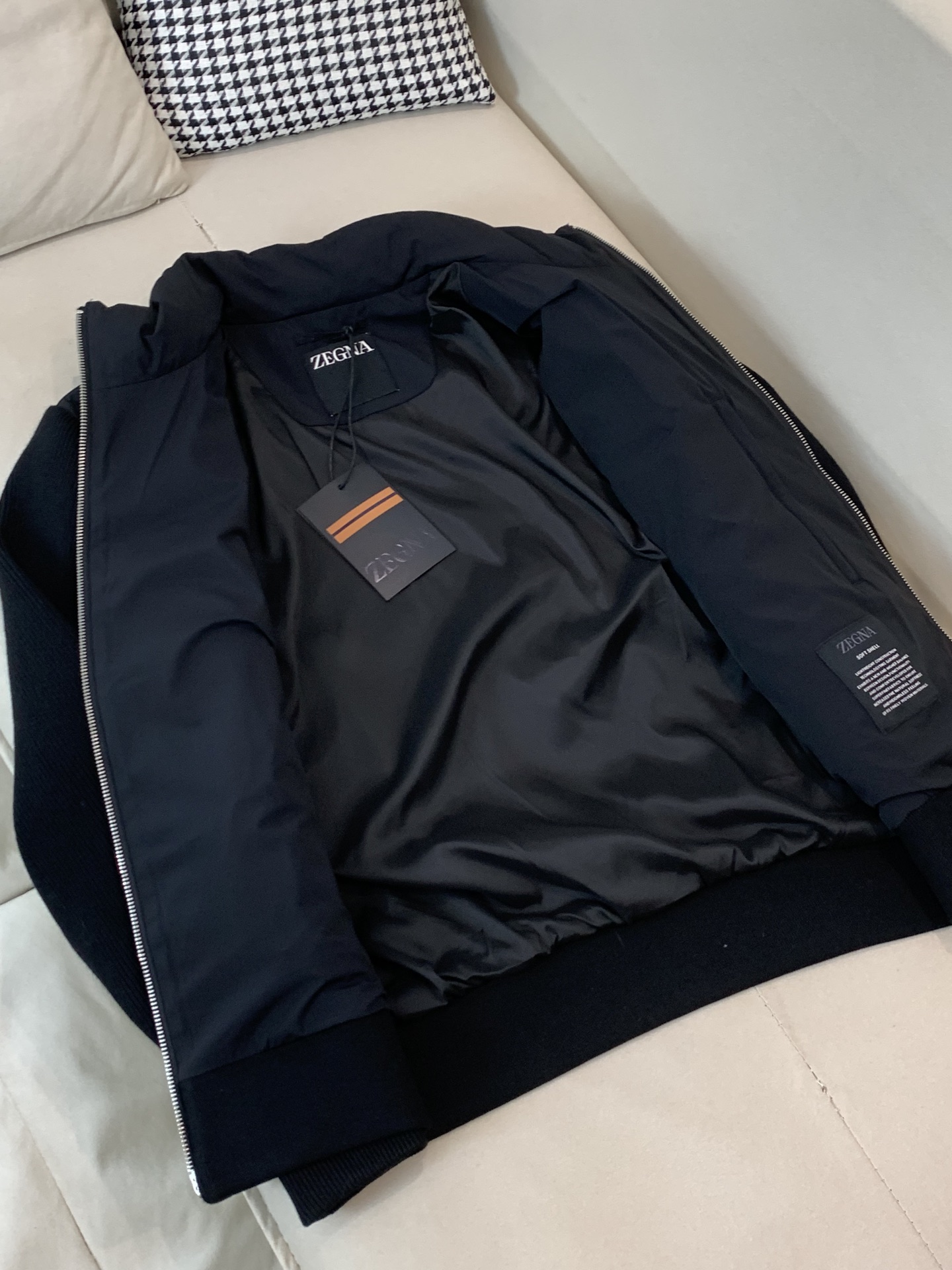 Ermenegildo Zegna Couple Basic Clothing White Duck Down Black