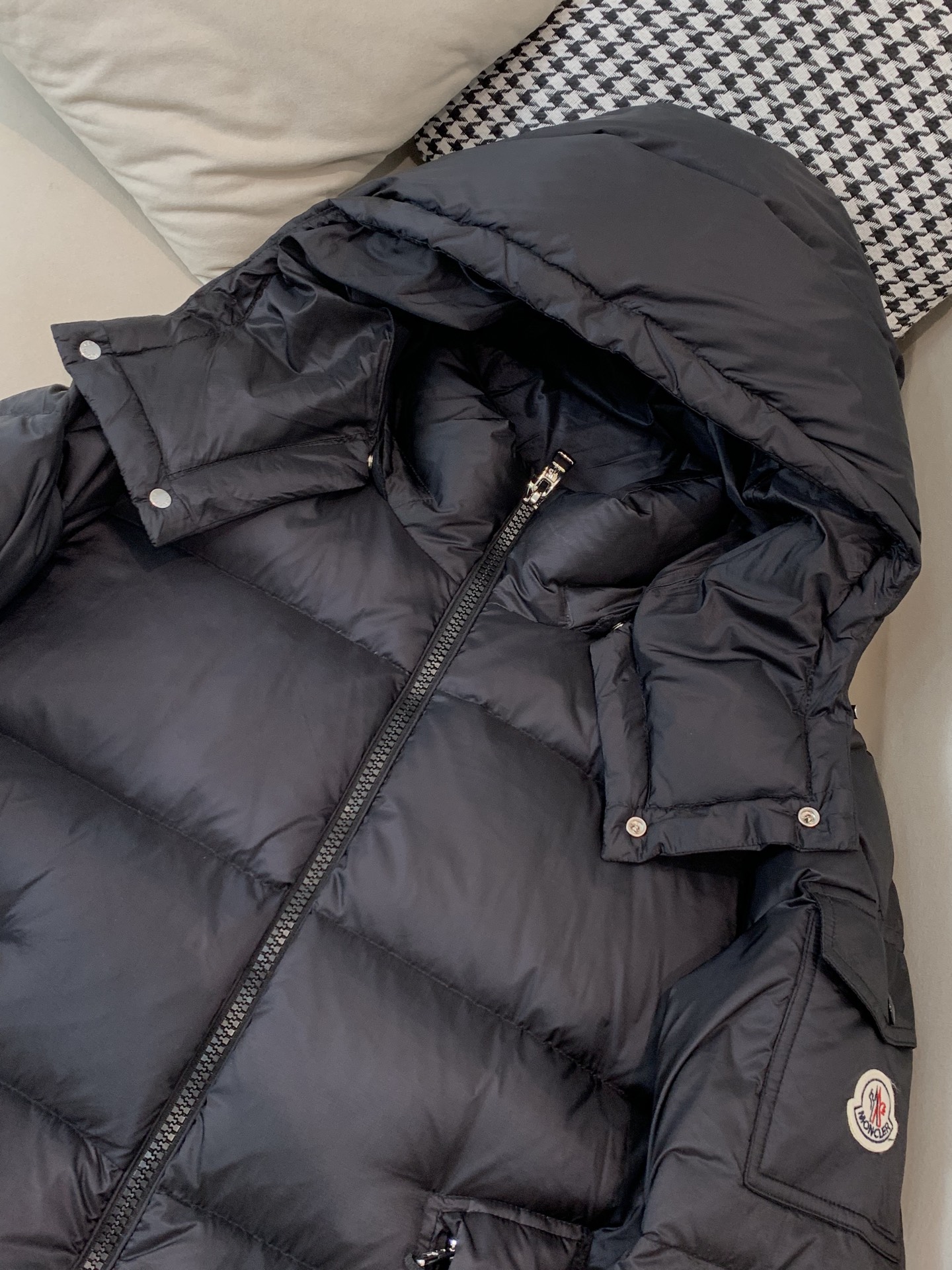 Moncler Male Down Jacket White Duck Down Black Hooded S-m-l