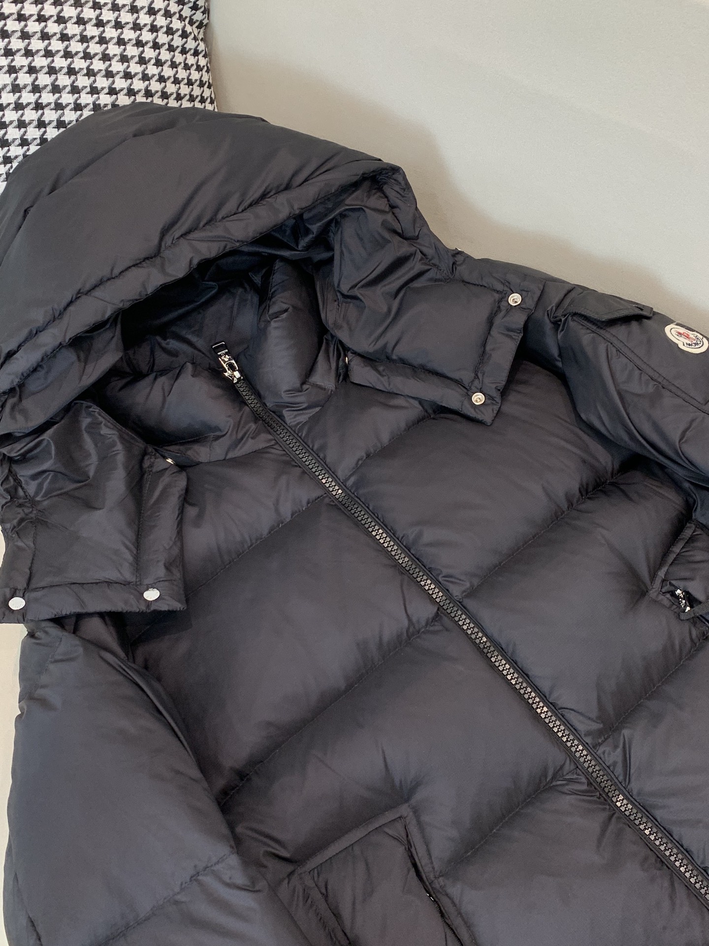 Moncler Male Down Jacket White Duck Down Black Hooded S-m-l