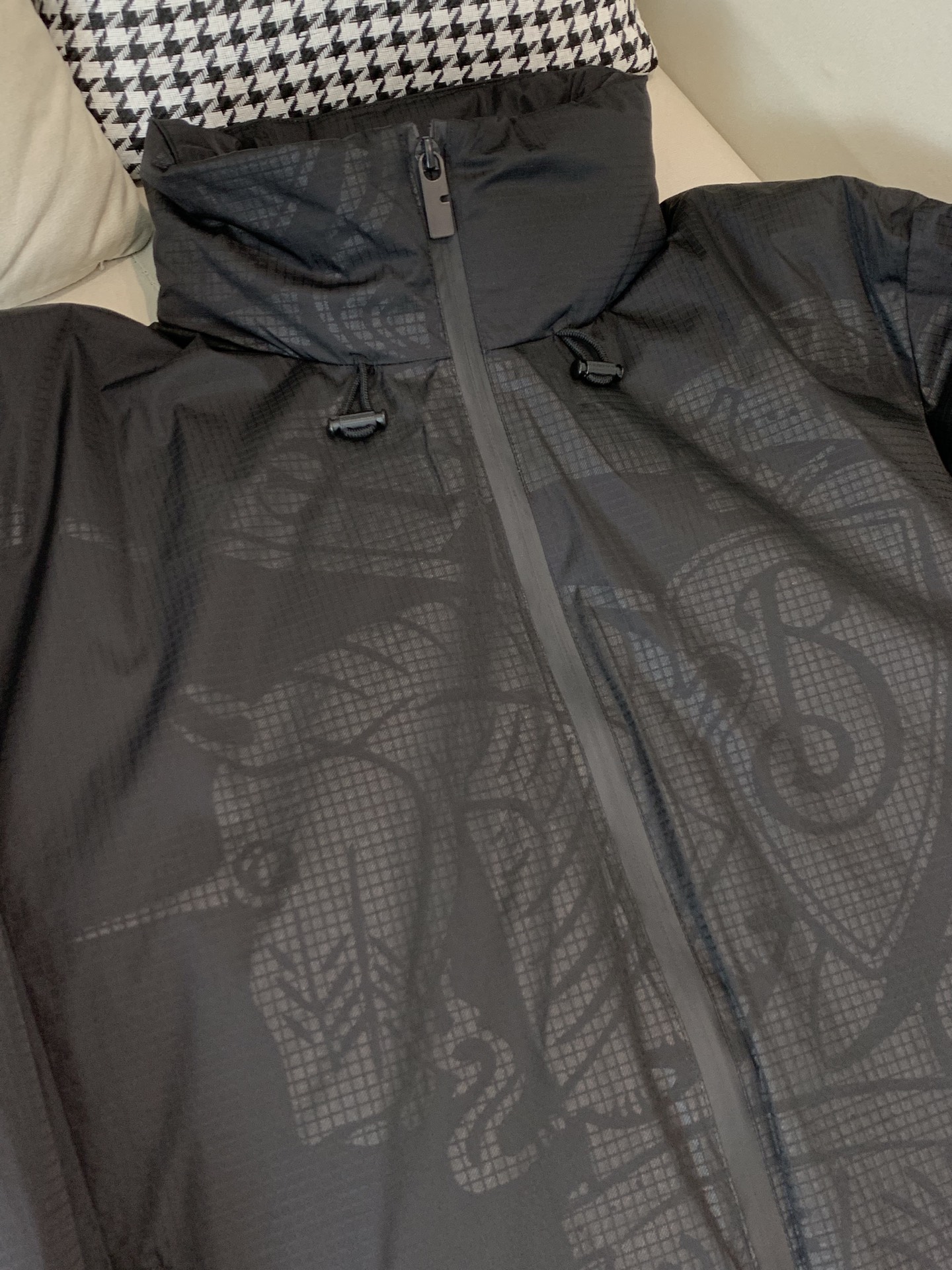 Burberry Male Down Jacket White Duck Down Black Slim Fit