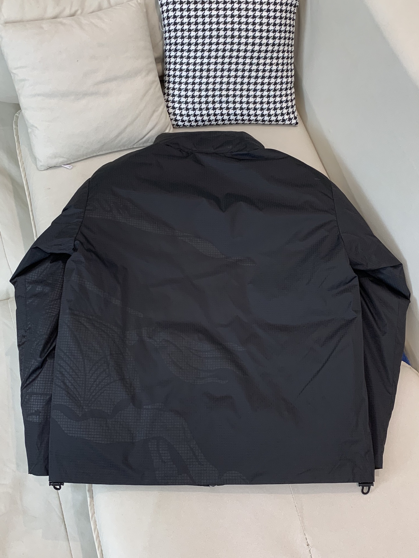 Burberry Male Down Jacket White Duck Down Black Slim Fit