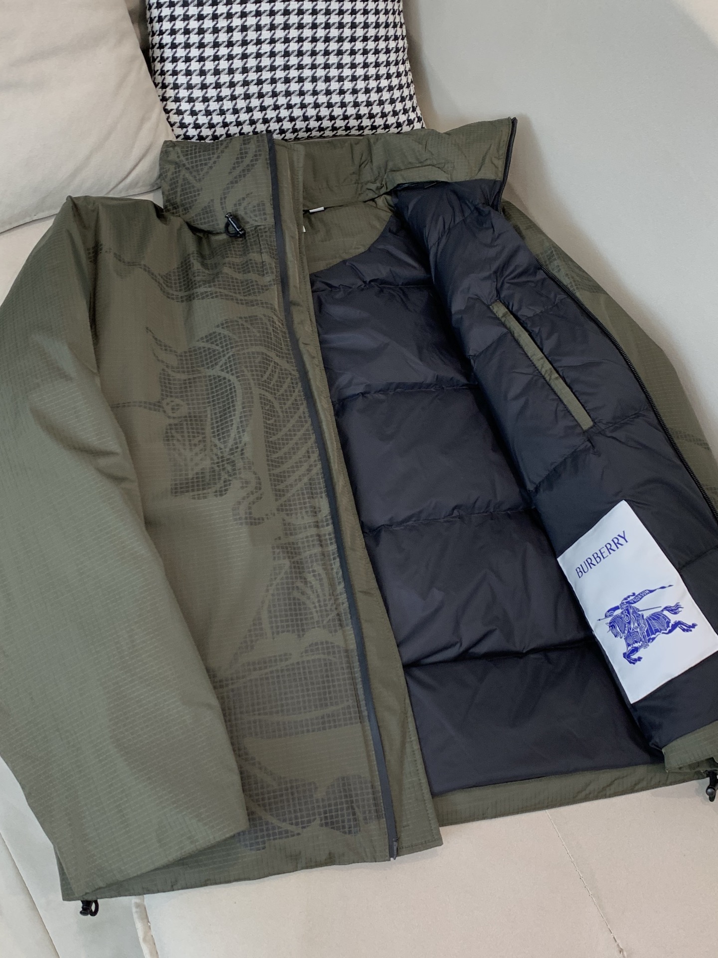 Burberry Male Down Jacket White Duck Down Black Slim Fit