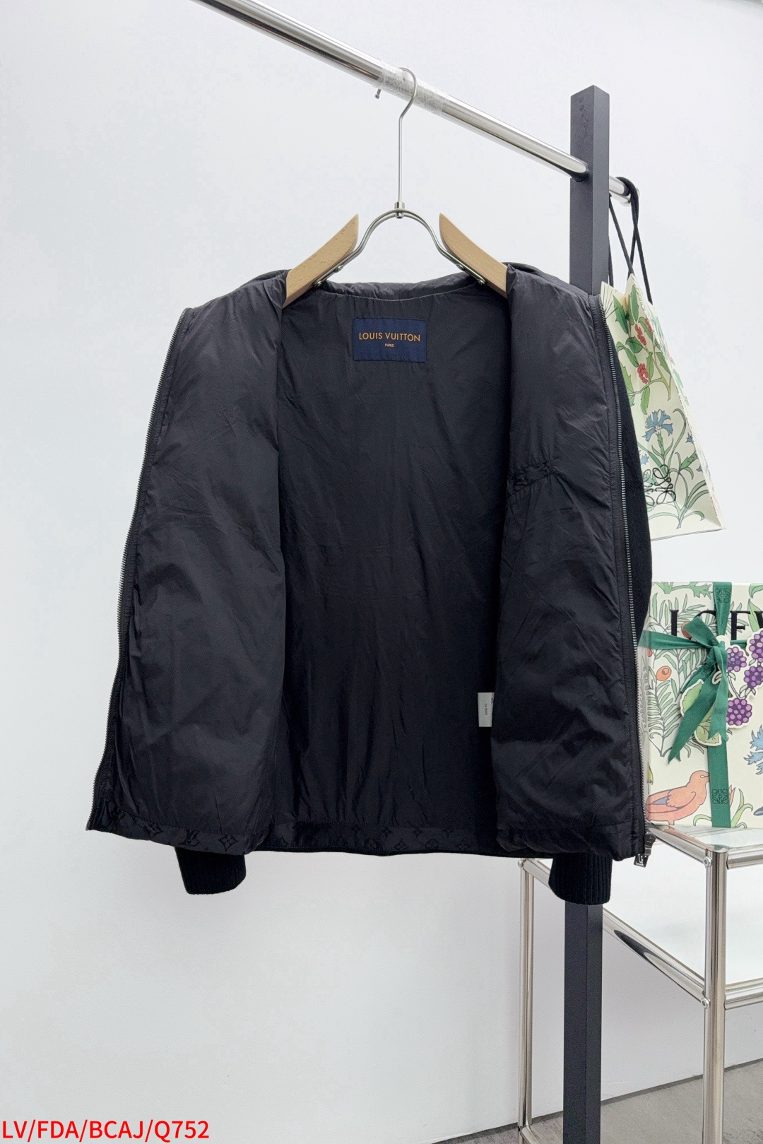 Louis Vuitton Down Jacket Hooded S-m-l-xl