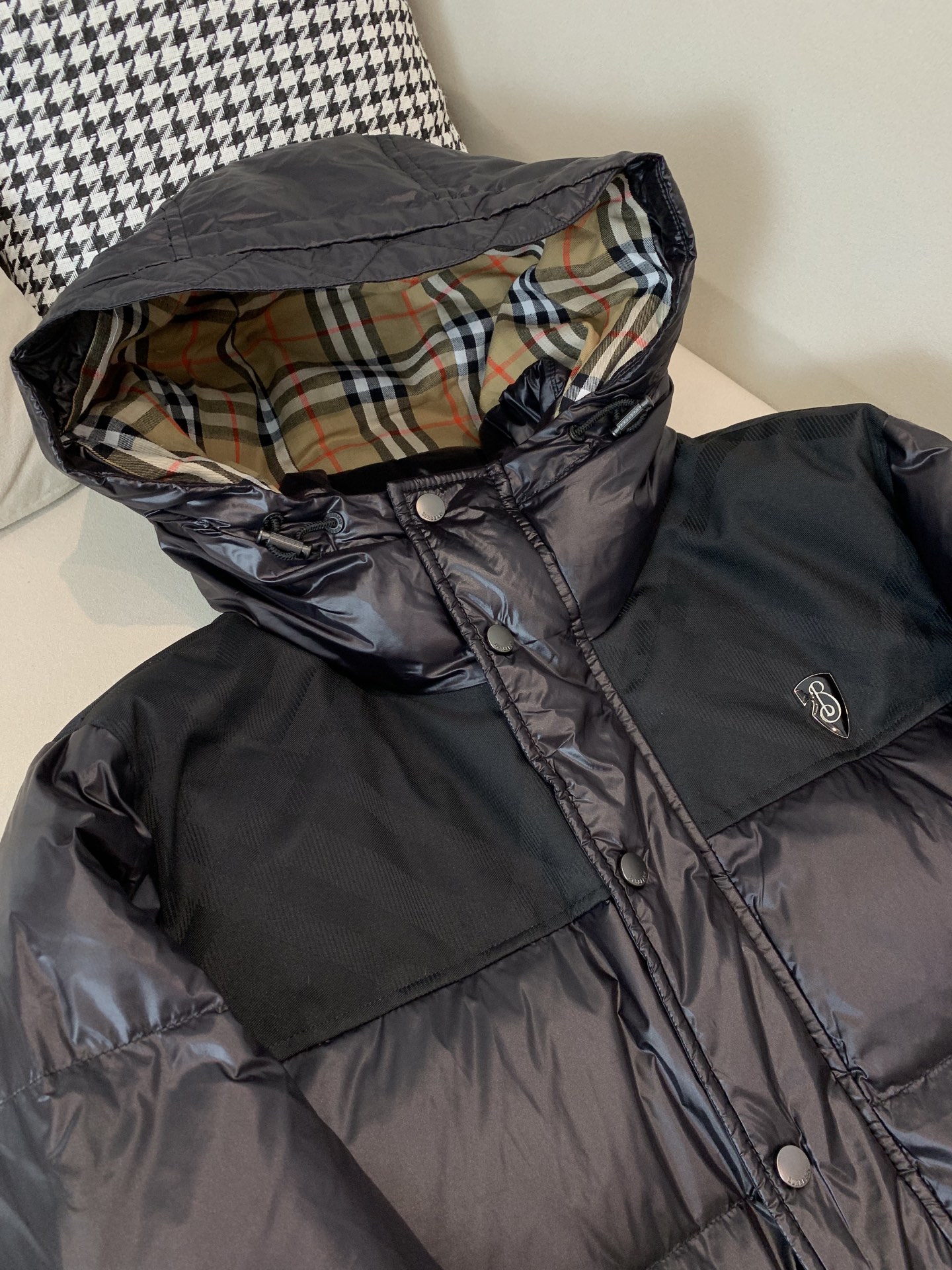 Burberry Male Down Jacket White Duck Down Black Hooded