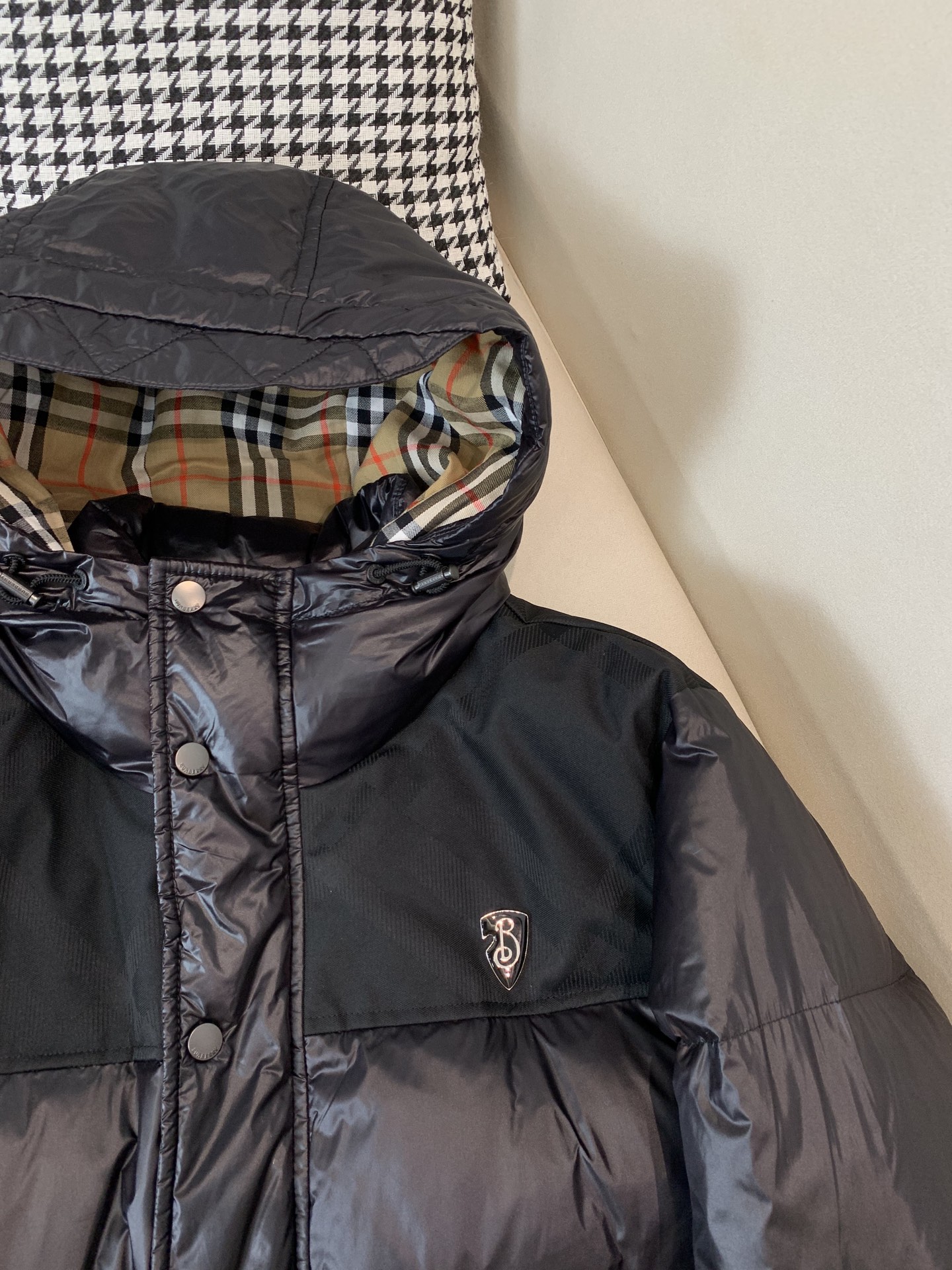 Burberry Male Down Jacket White Duck Down Black Hooded