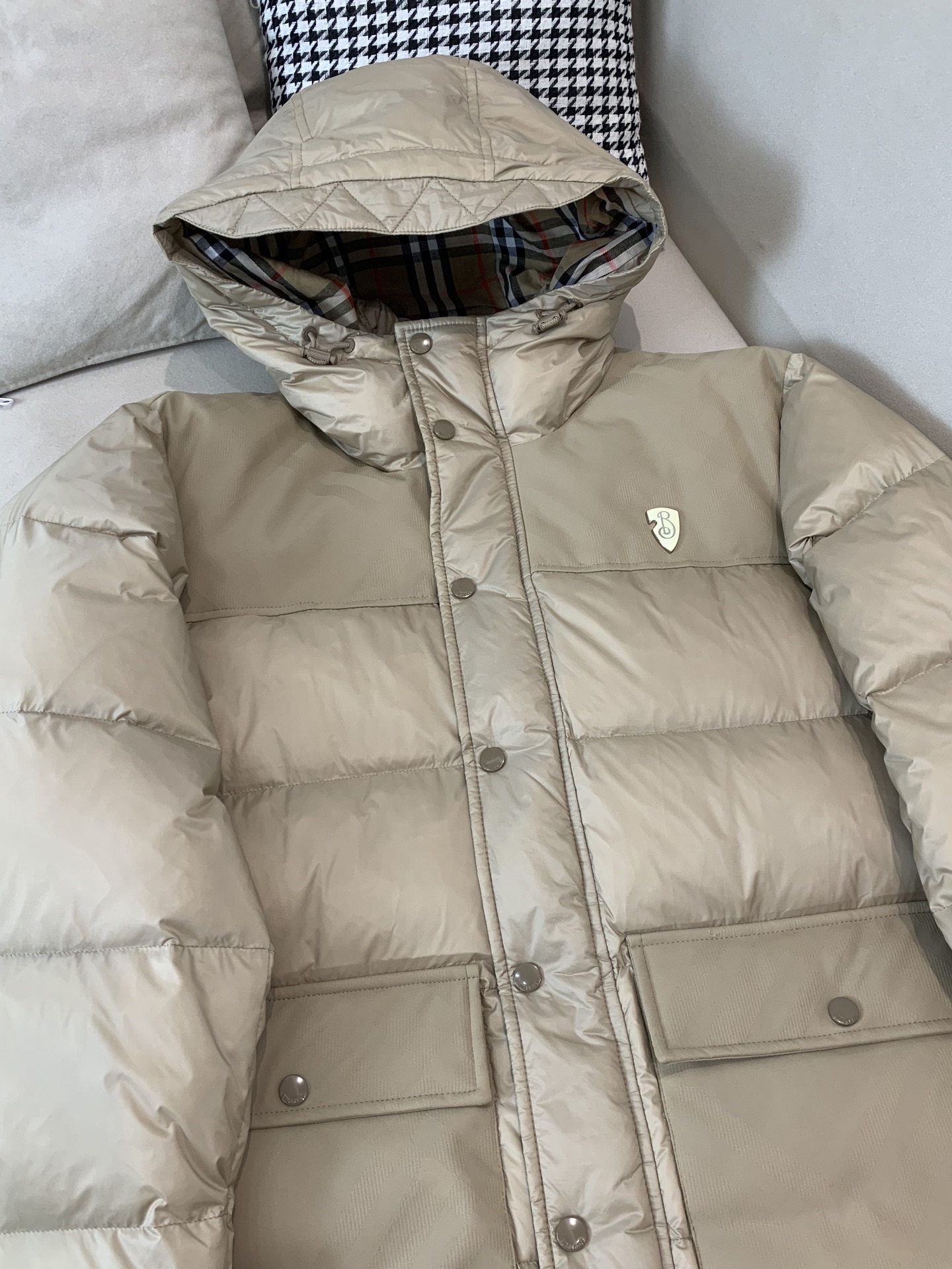 Burberry Male Down Jacket White Duck Down Black Hooded