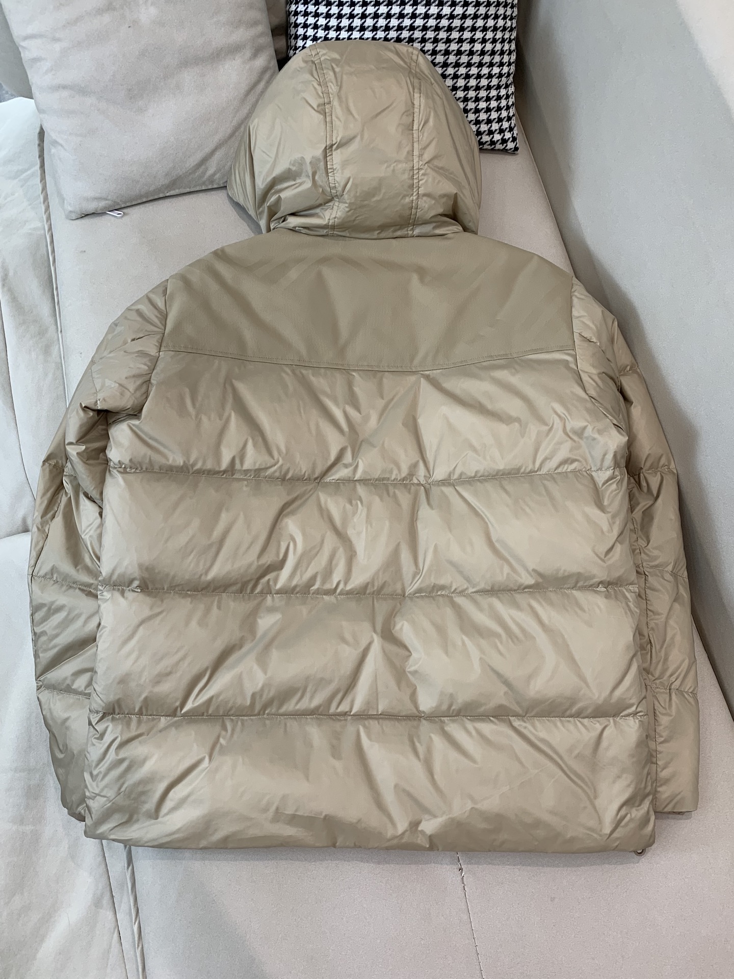 Burberry Male Down Jacket White Duck Down Black Hooded