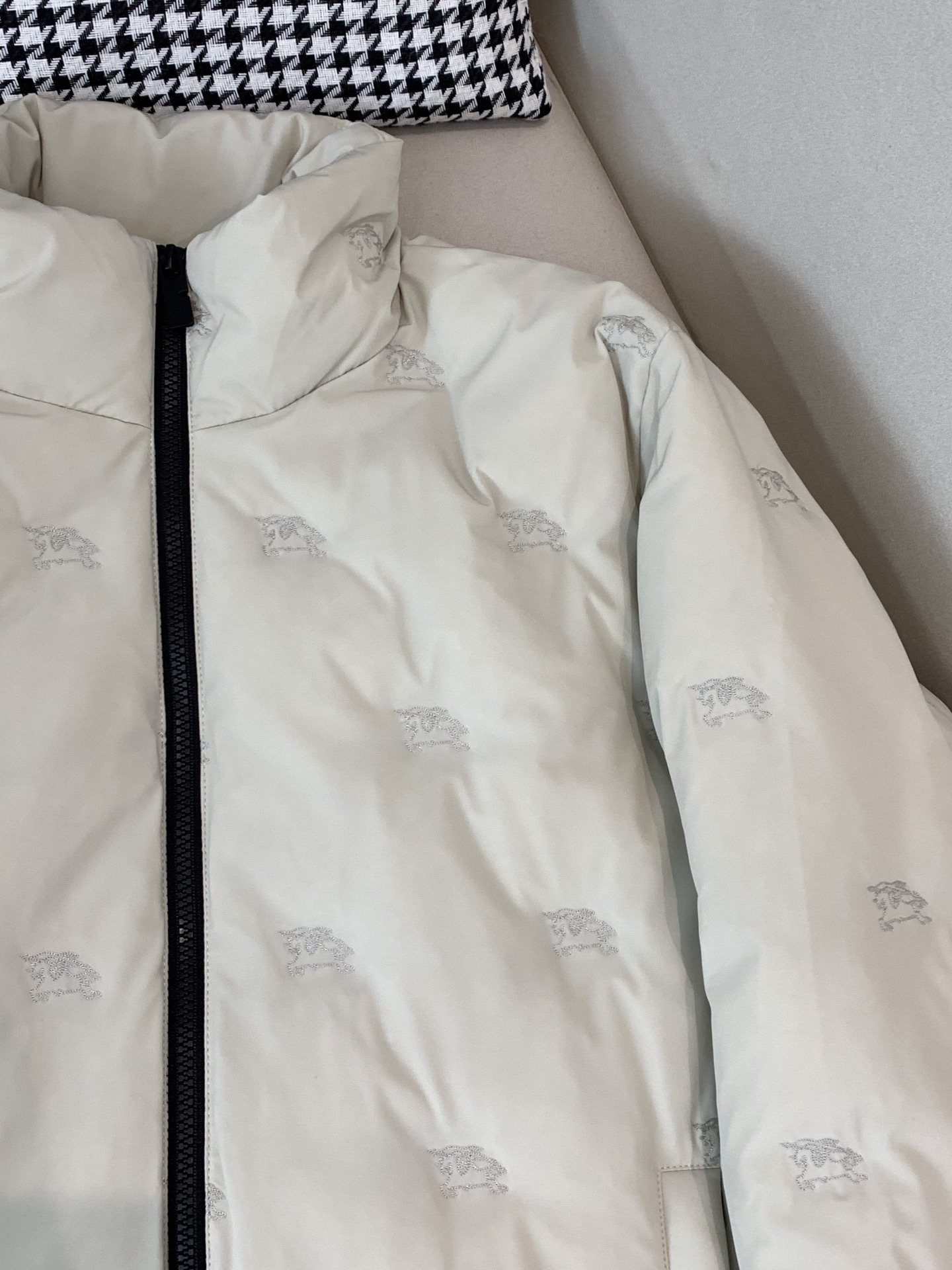 Burberry Male Down Jacket White Duck Down Black Slim Fit