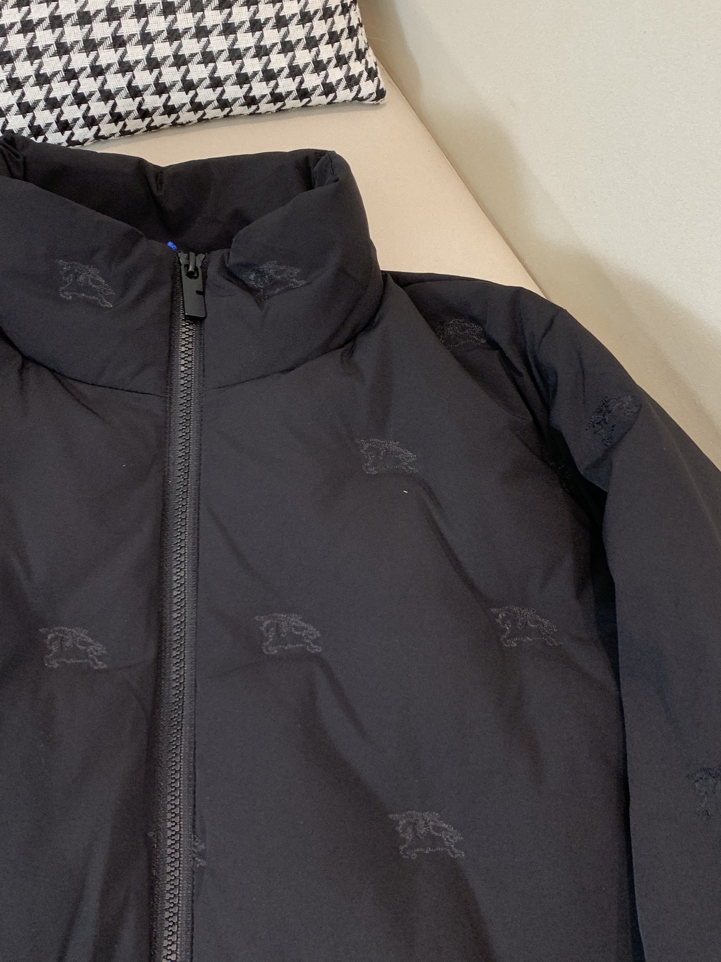 Burberry Male Down Jacket White Duck Down Black Slim Fit