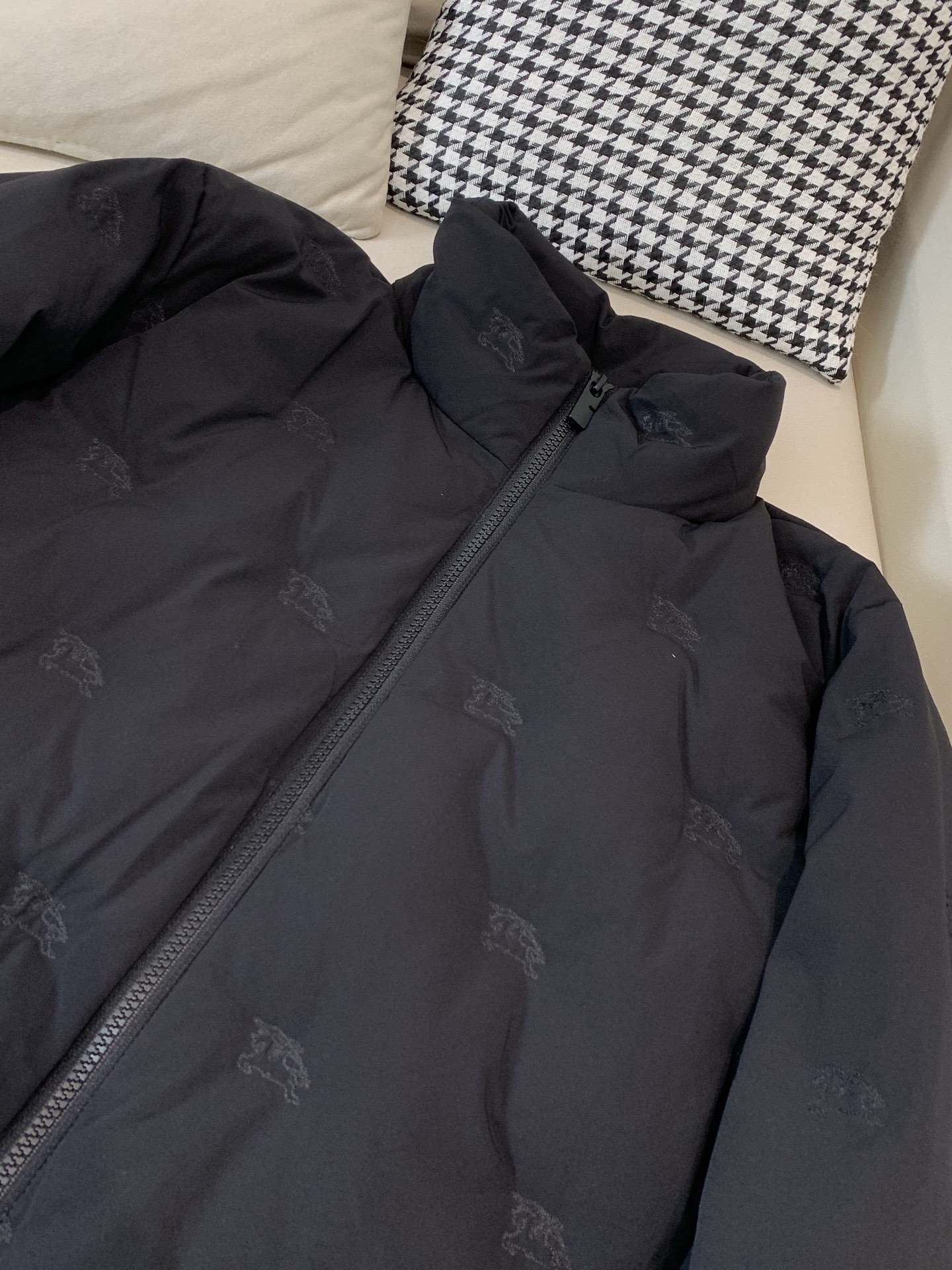 Burberry Male Down Jacket White Duck Down Black Slim Fit