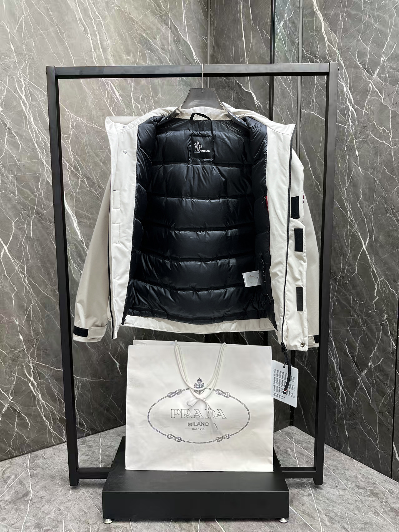 Moncler Down Jacket S-m-l-xl