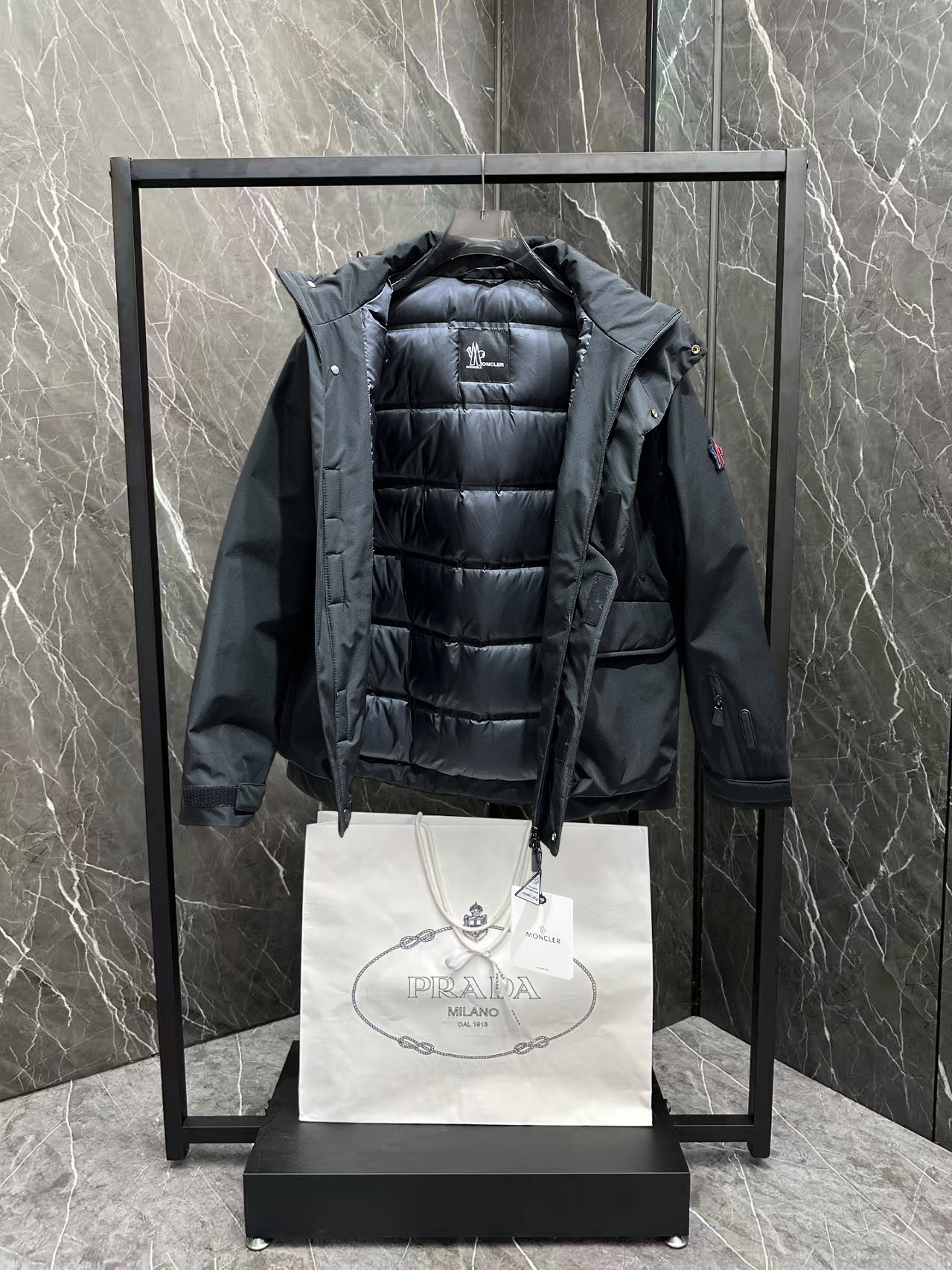 Moncler Down Jacket S-m-l-xl