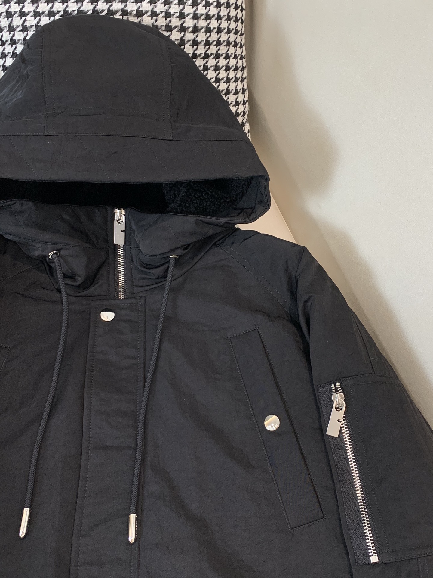 Burberry Male Down Jacket White Duck Down Black Hooded