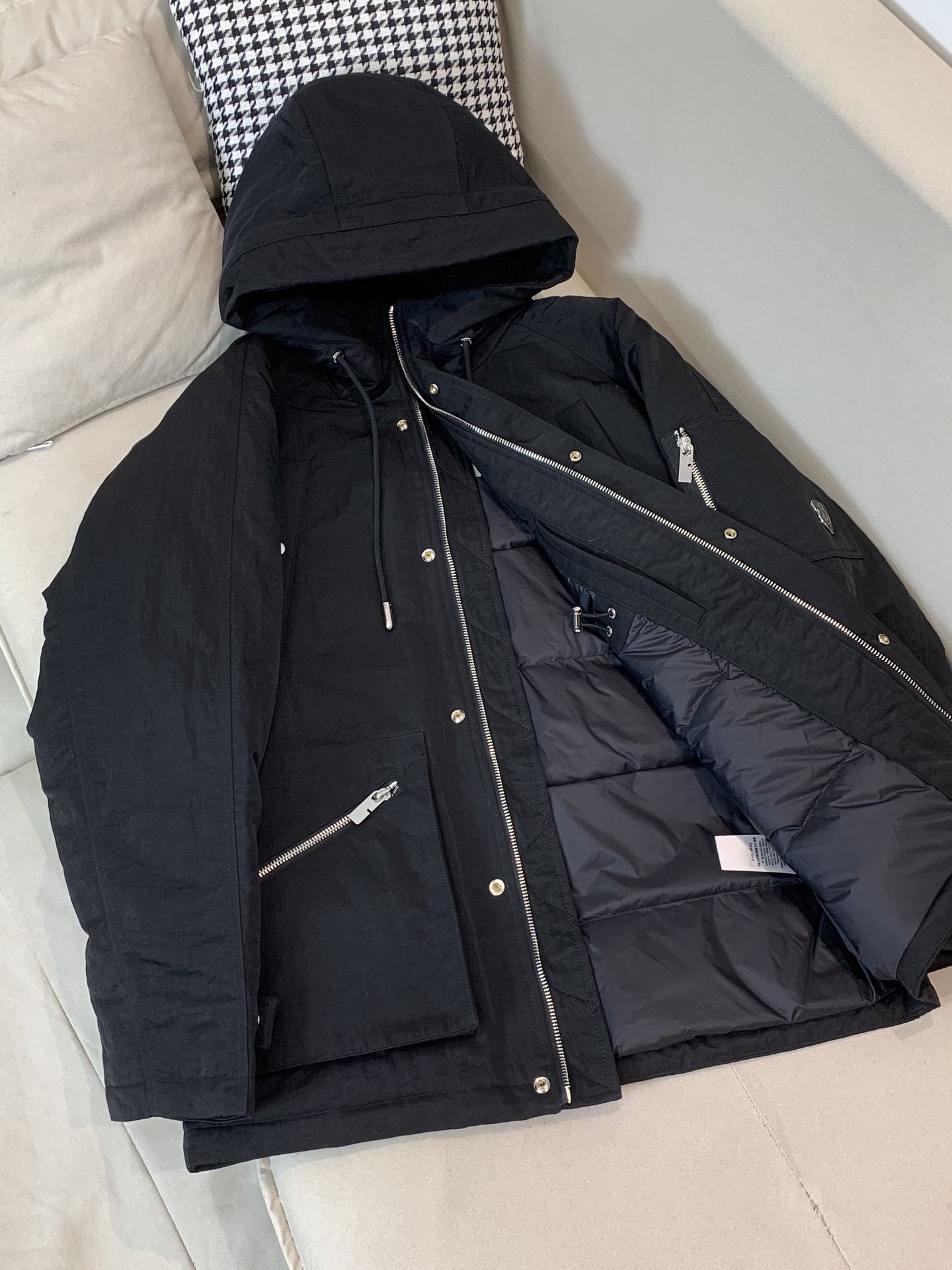 Burberry Male Down Jacket White Duck Down Black Hooded