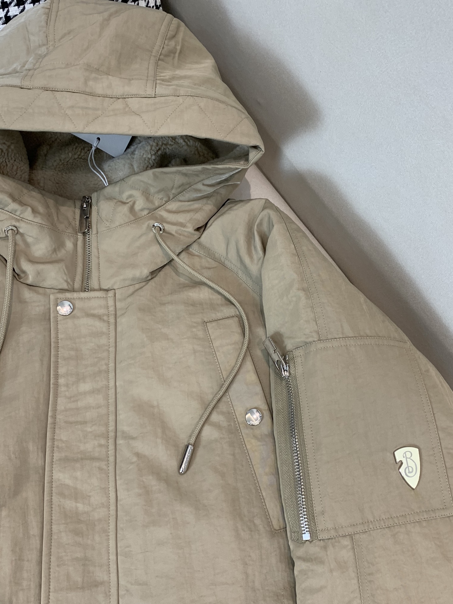 Burberry Male Down Jacket White Duck Down Black Hooded