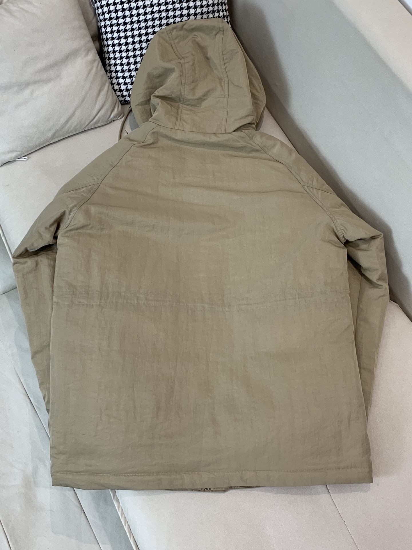 Burberry Male Down Jacket White Duck Down Black Hooded