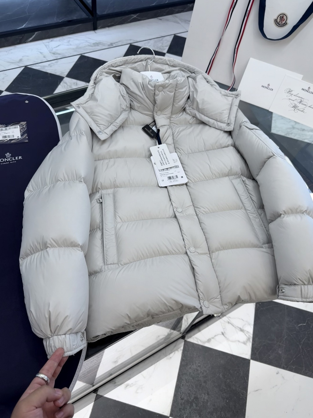 Moncler Down Jacket M-l